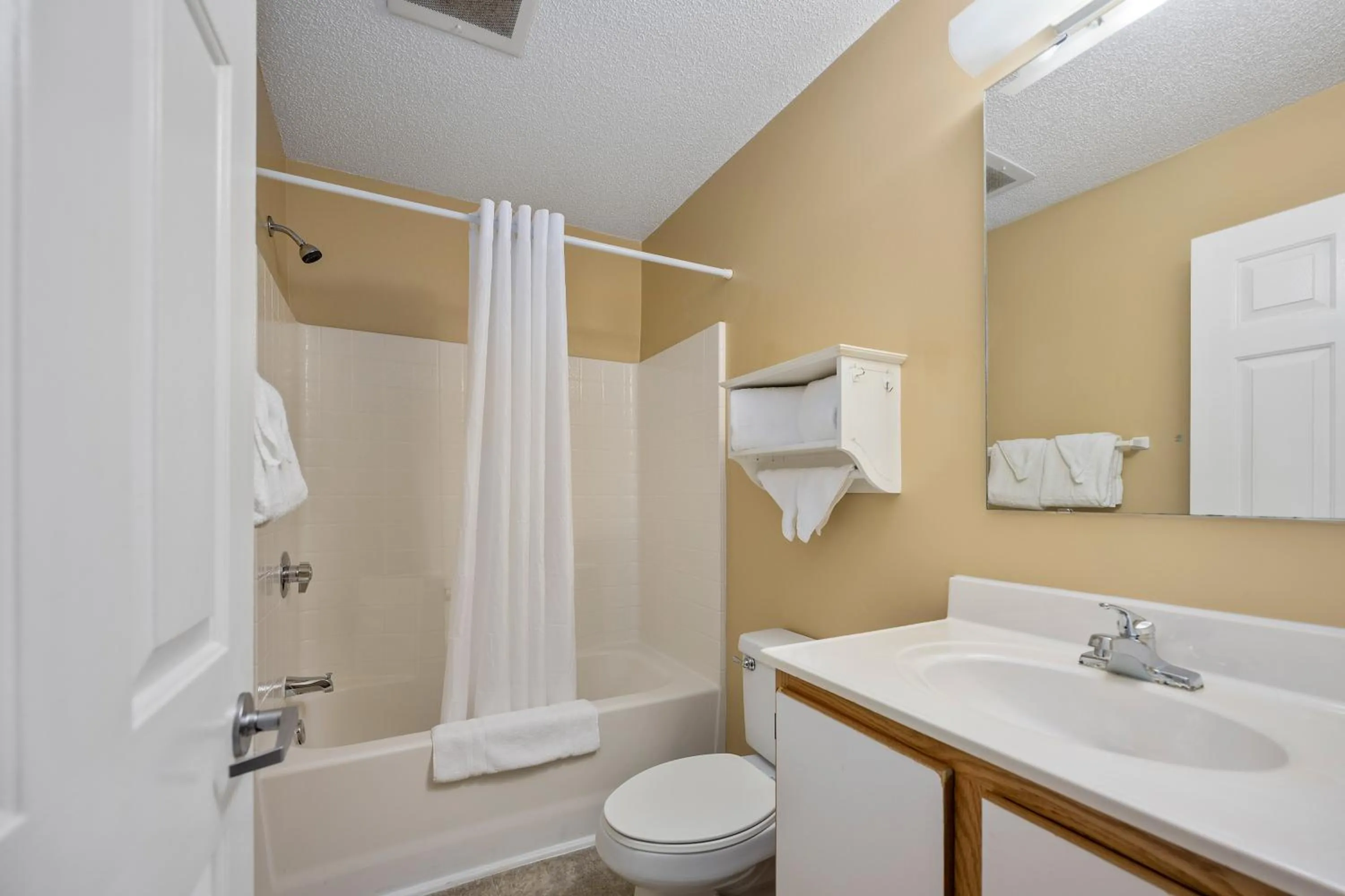 Bathroom in Affordable Suites Myrtle Beach