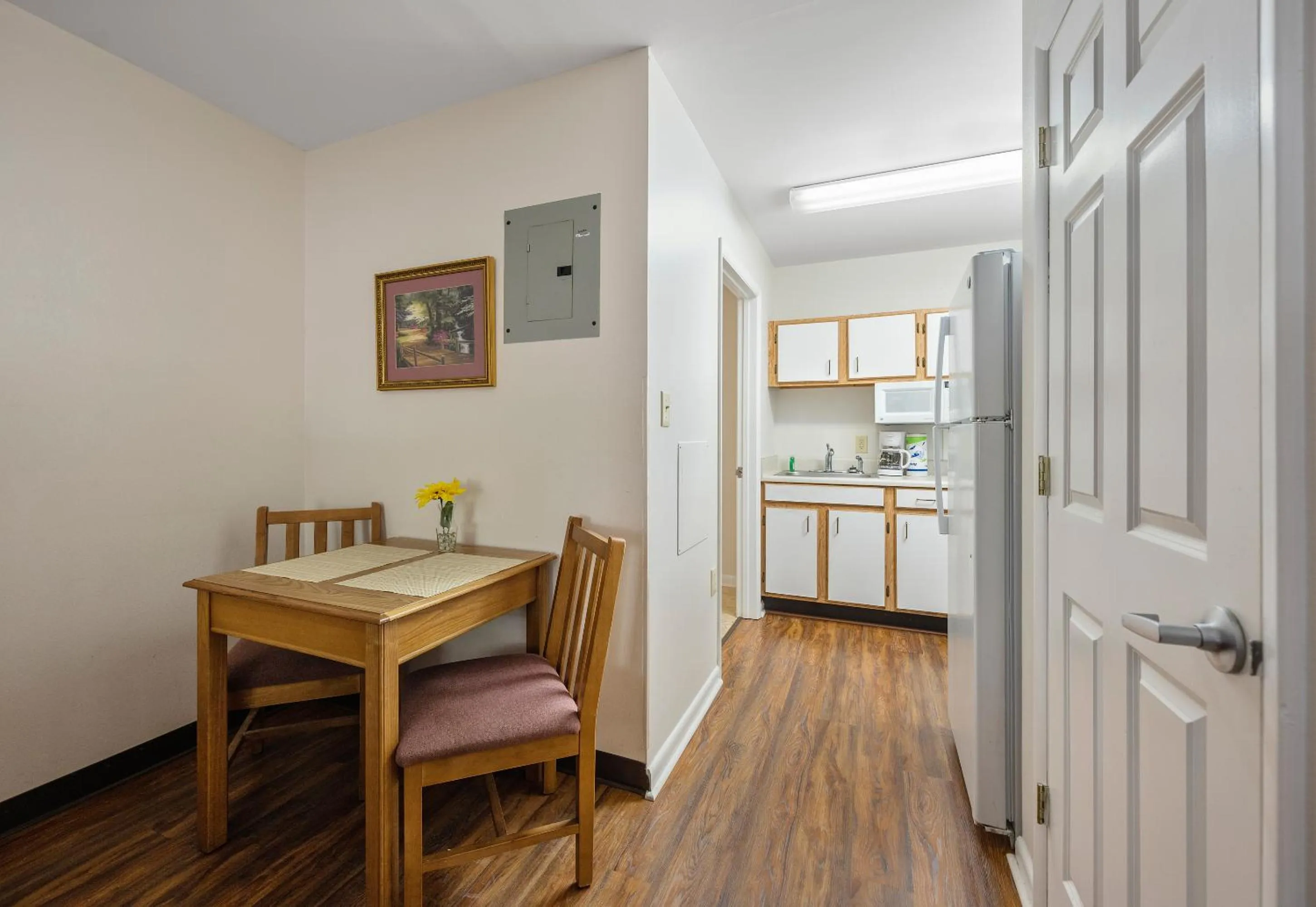 Dining area in Affordable Suites Myrtle Beach