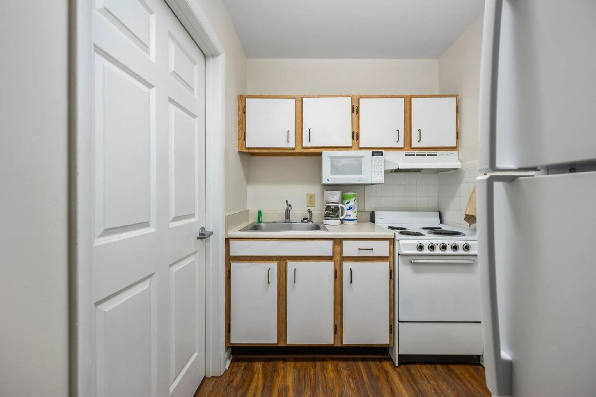 Kitchen or kitchenette in Affordable Suites Greenville