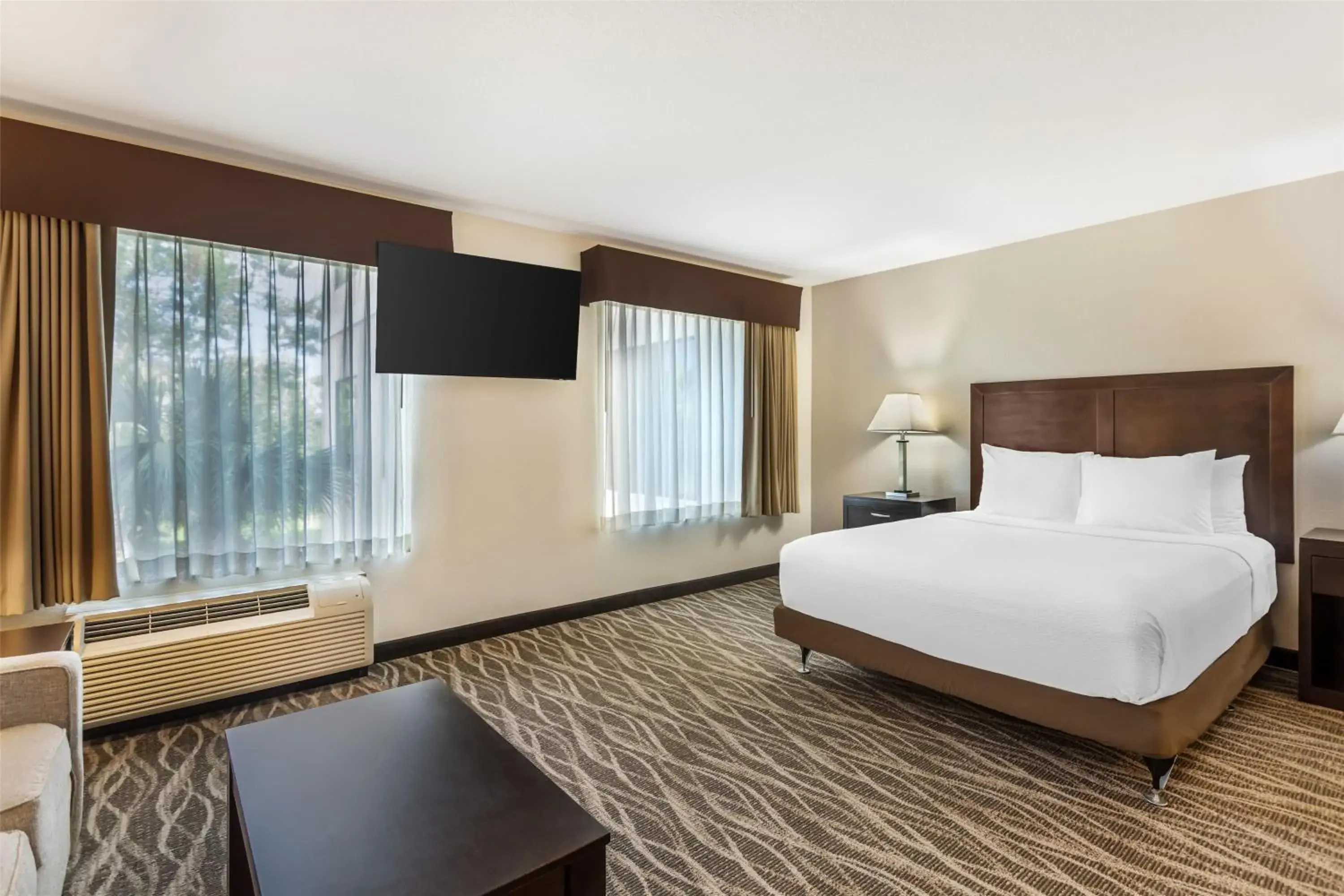 Bedroom, Bed in Best Western Plus Valdosta Hotel & Suites Bedroom, Bed in Best Western Plus Valdosta Hotel & Suites