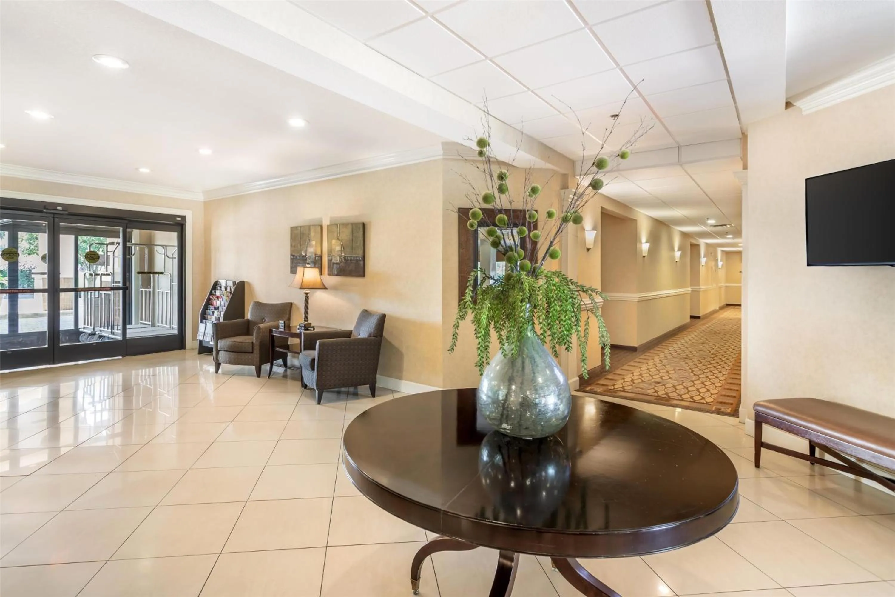 Lobby or reception in Best Western Plus Valdosta Hotel & Suites