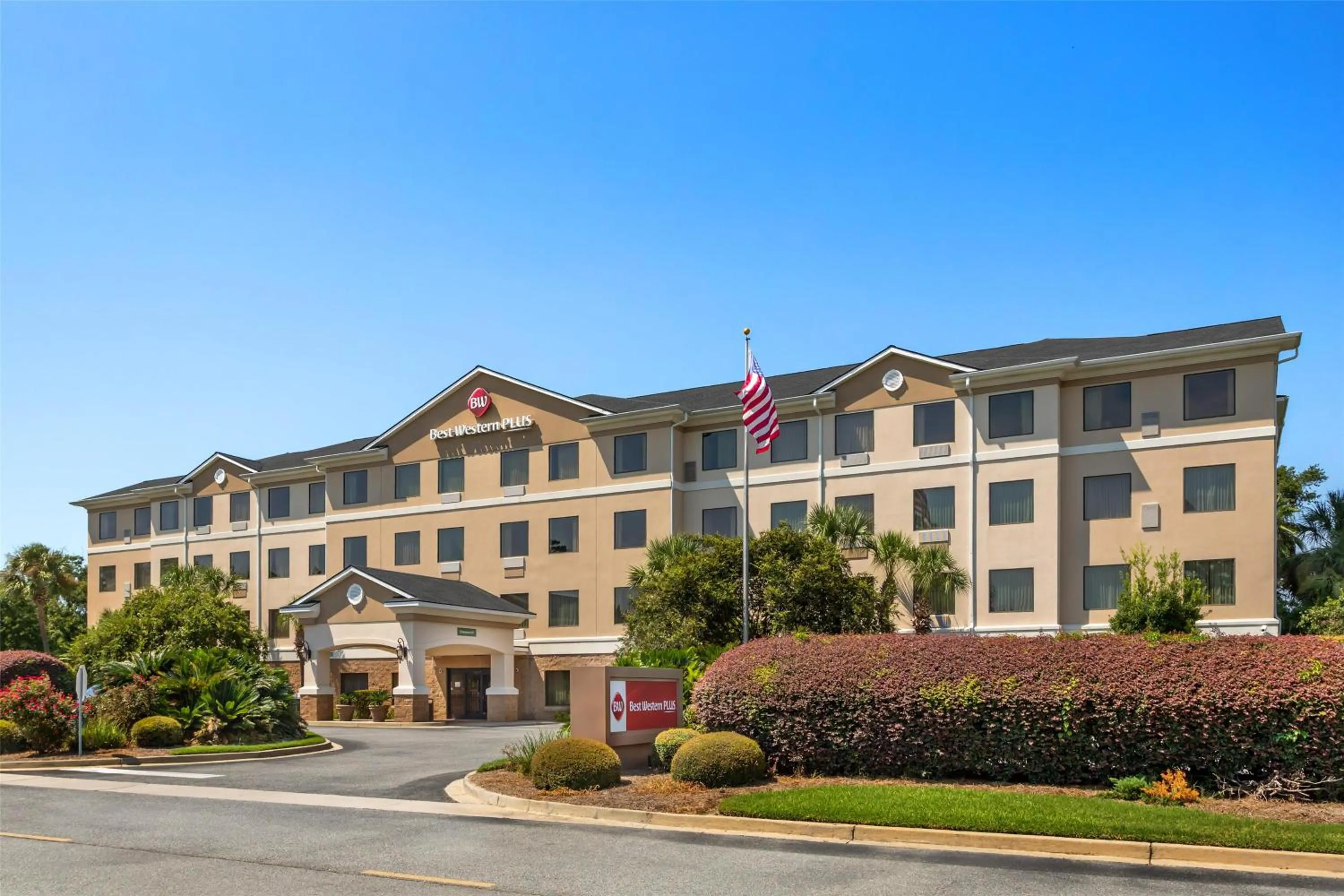 Property building in Best Western Plus Valdosta Hotel & Suites