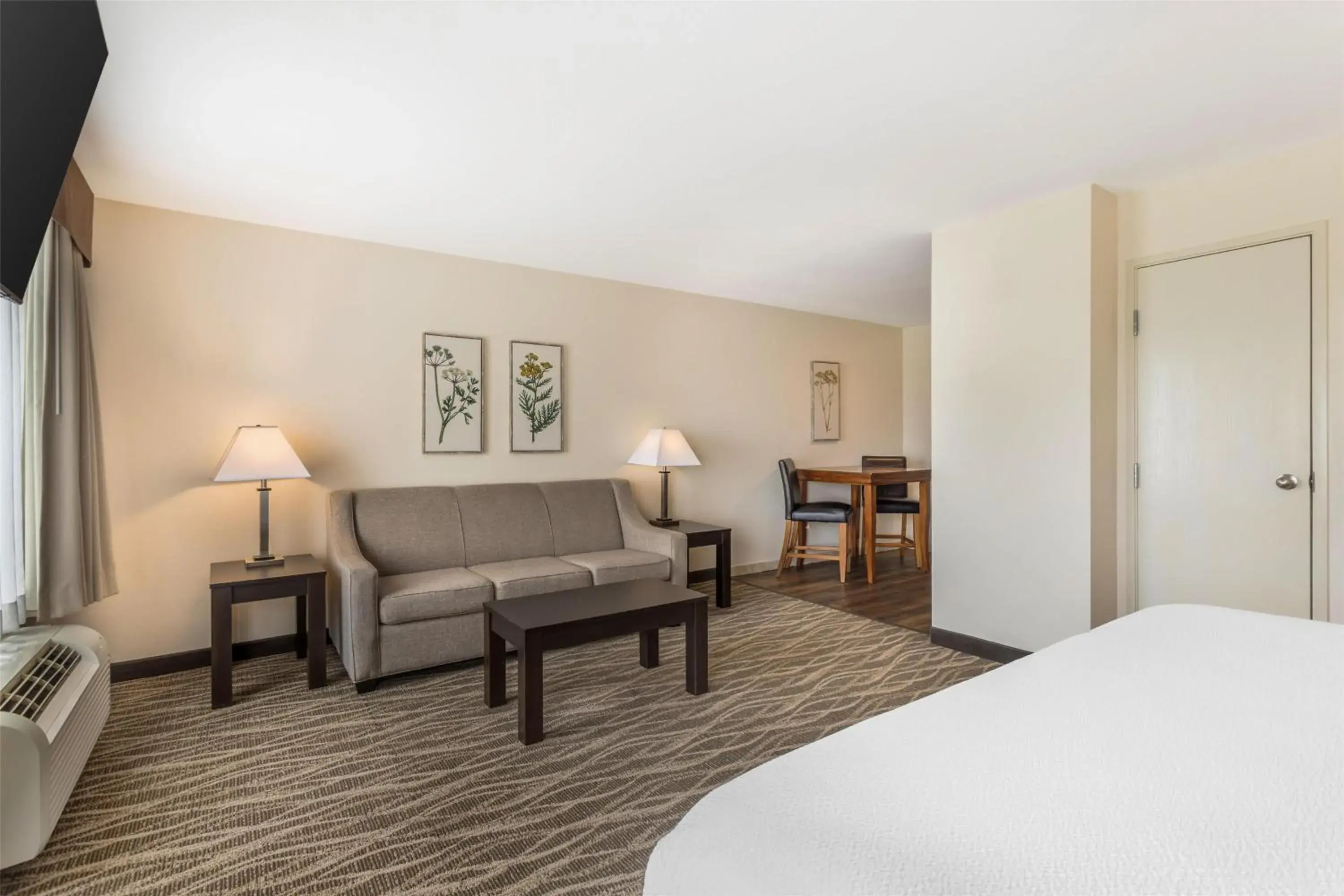 Bedroom, Bed in Best Western Plus Valdosta Hotel & Suites Bedroom, Bed in Best Western Plus Valdosta Hotel & Suites