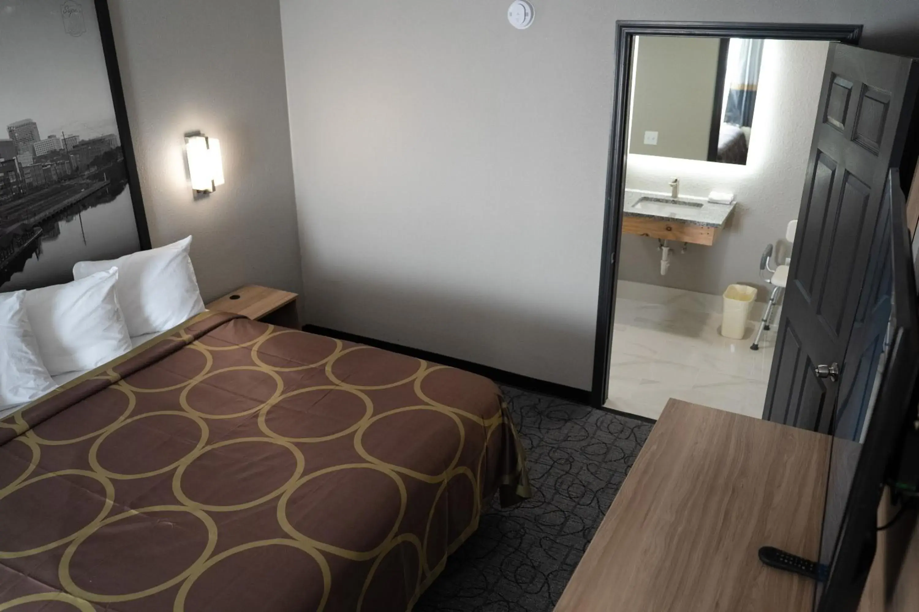 Bed in Super 8 by Wyndham Antioch/Nashville South East Bed in Super 8 by Wyndham Antioch/Nashville South East