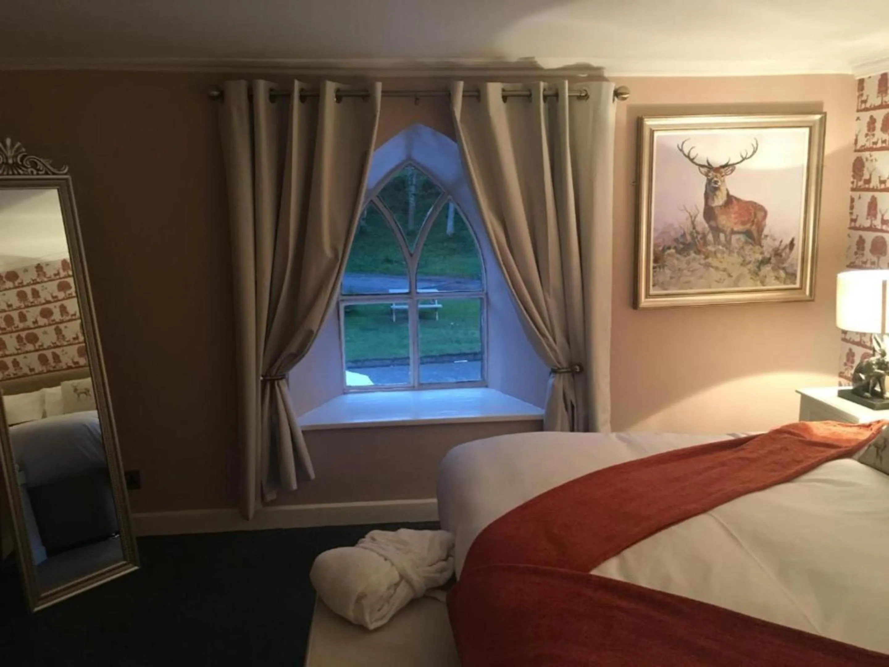 Bedroom in Auldgirth Inn