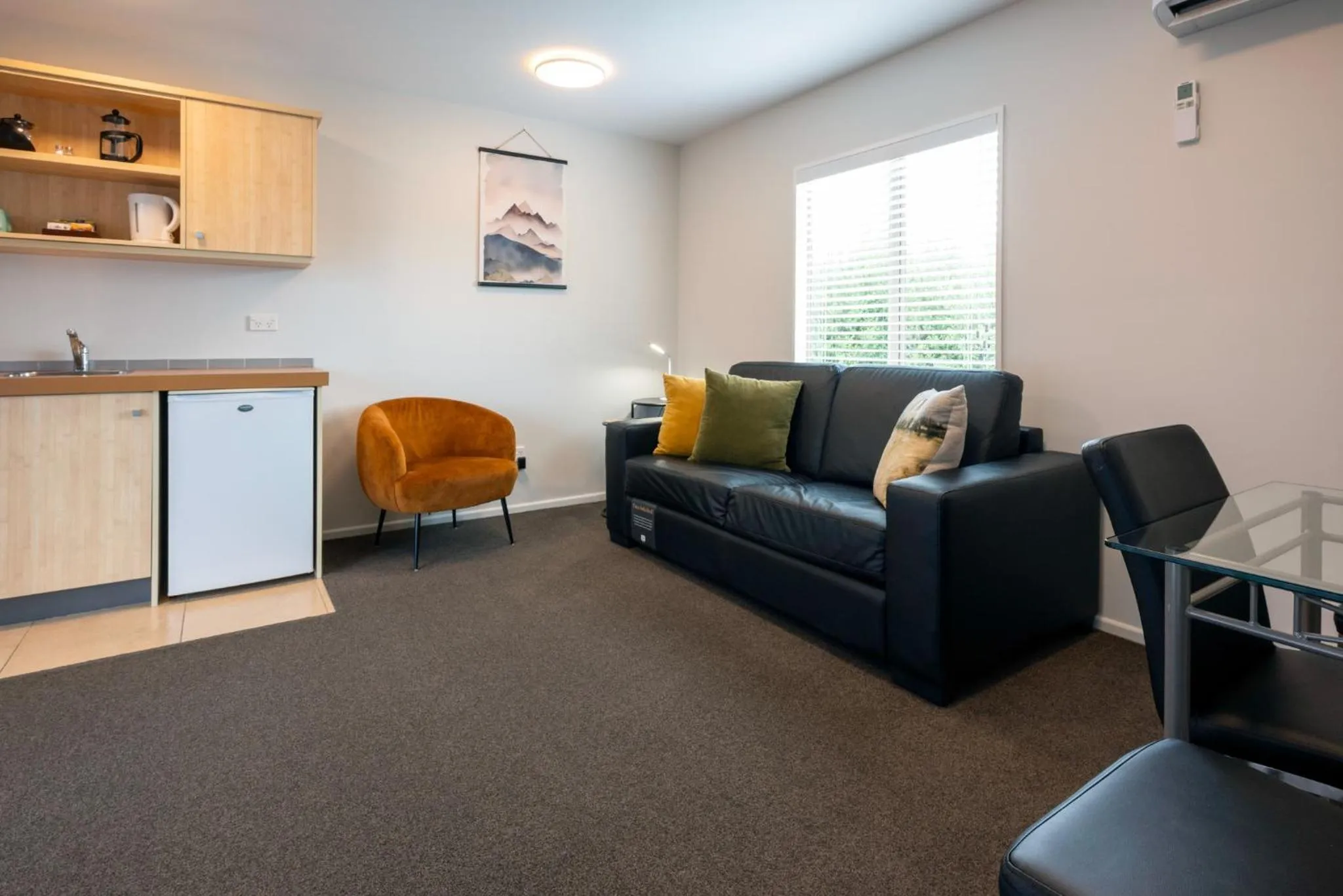Kitchen or kitchenette in Tussock Peak Lodge