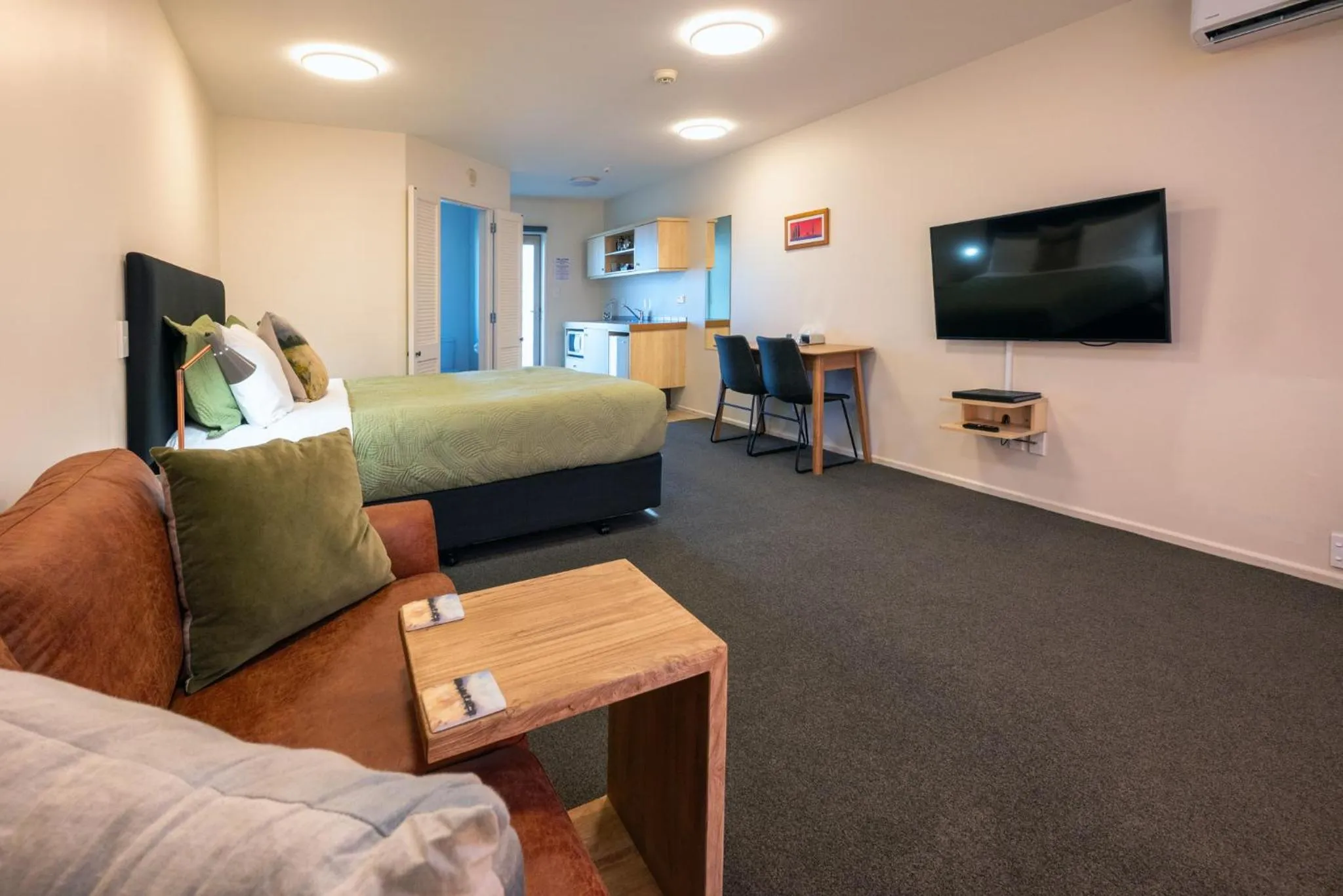 TV and multimedia in Tussock Peak Lodge