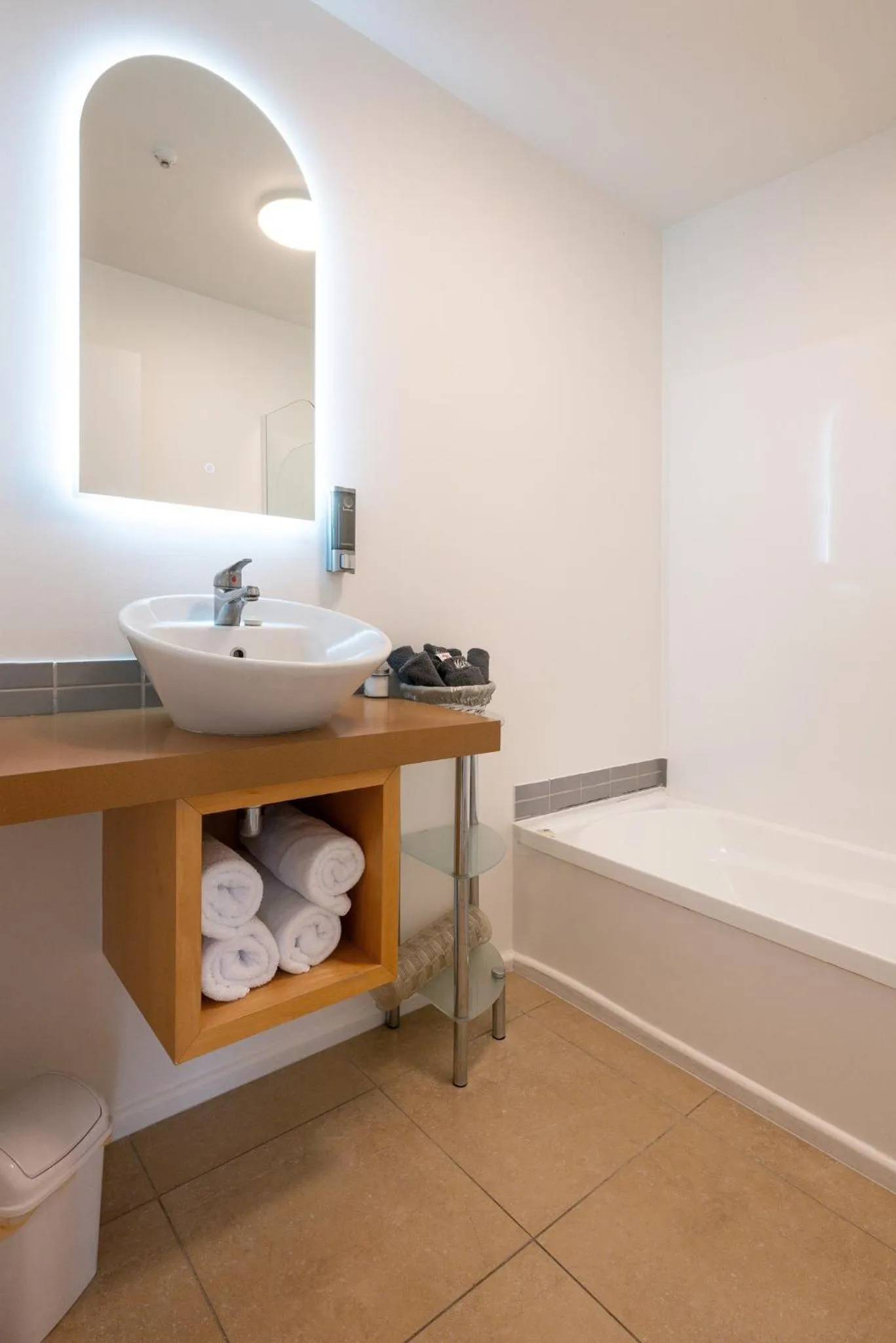 Shower in Tussock Peak Lodge