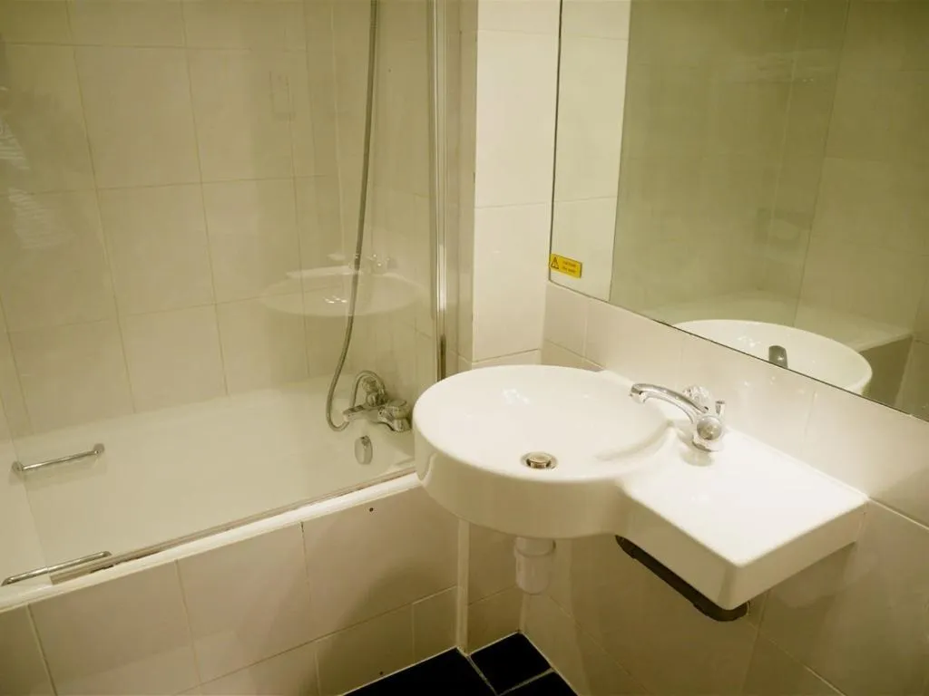 Bathroom in The Gresham Hotel