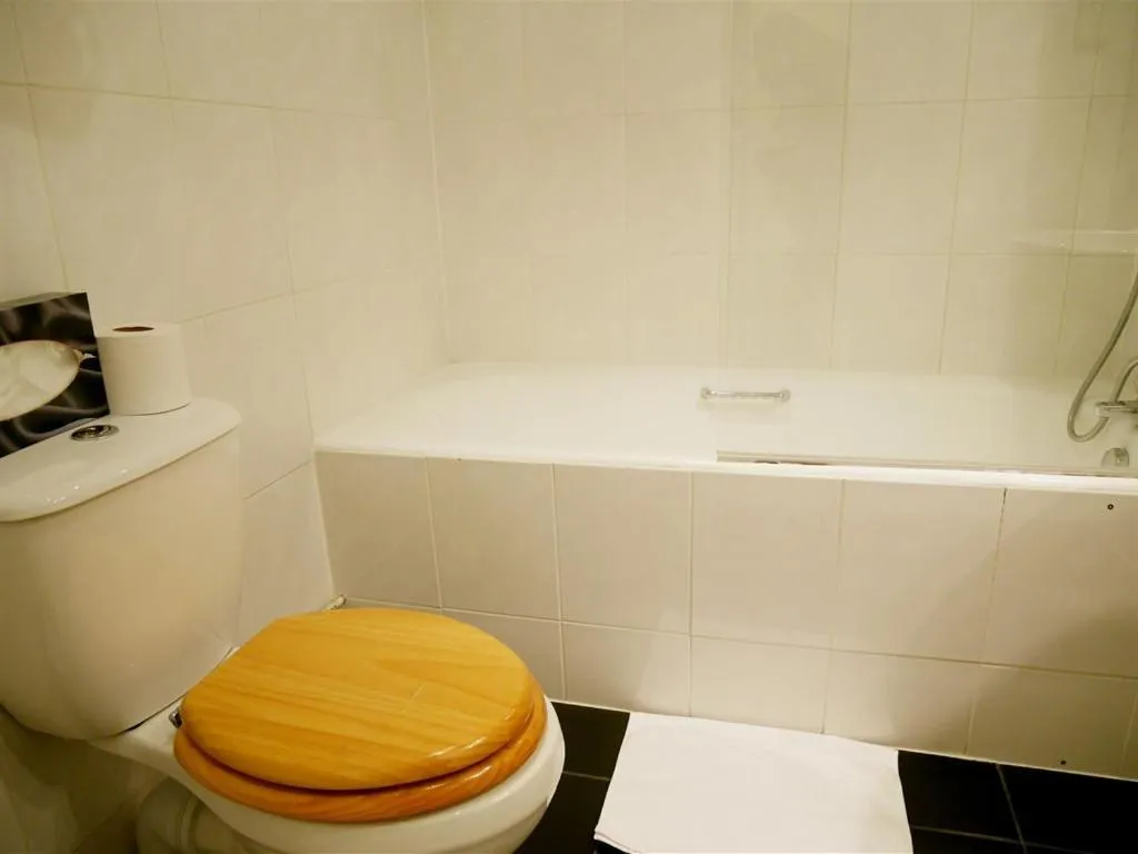 Bathroom in The Gresham Hotel