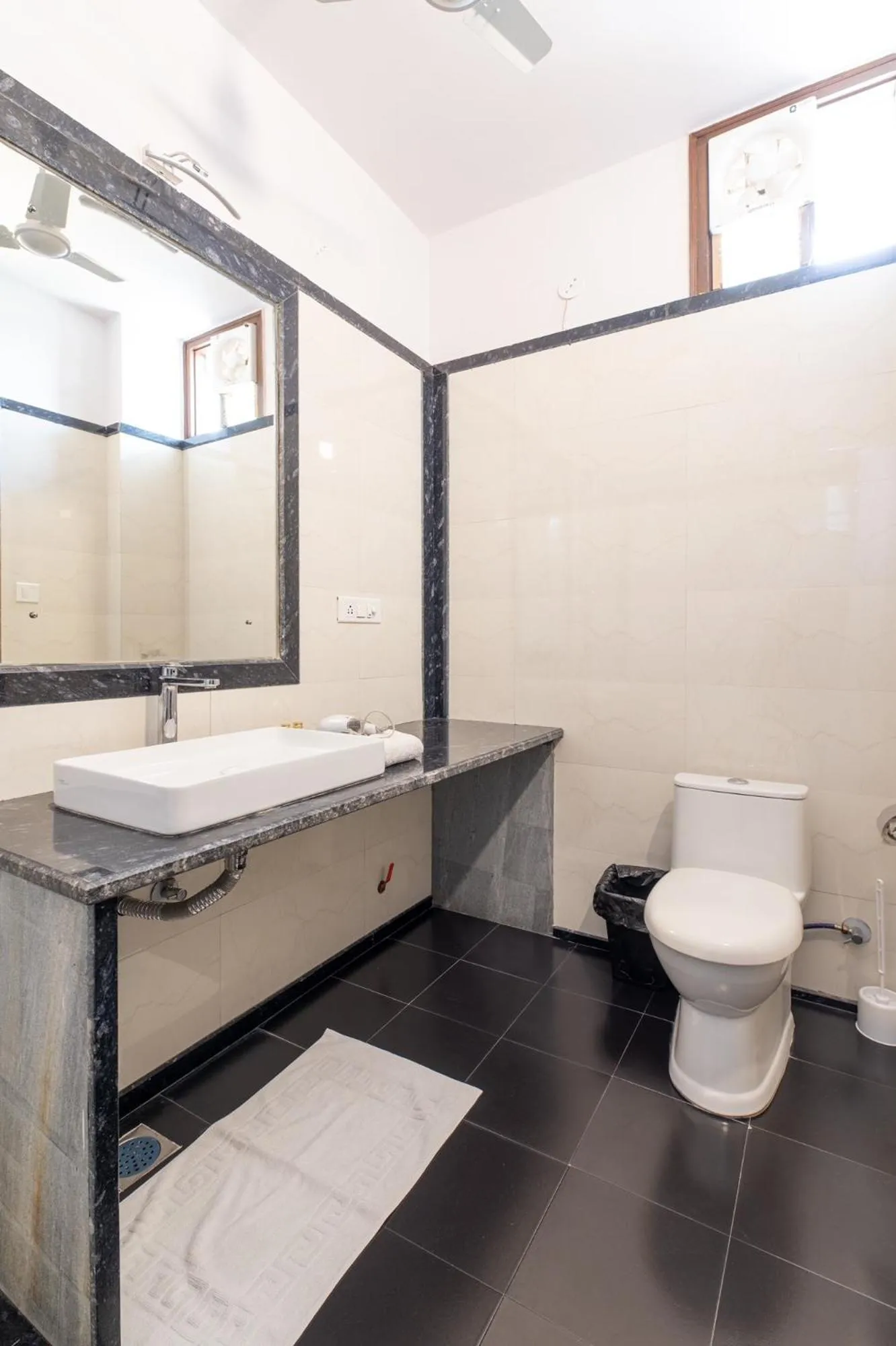 Bathroom in Bhola Bhawan Bed and Breakfast