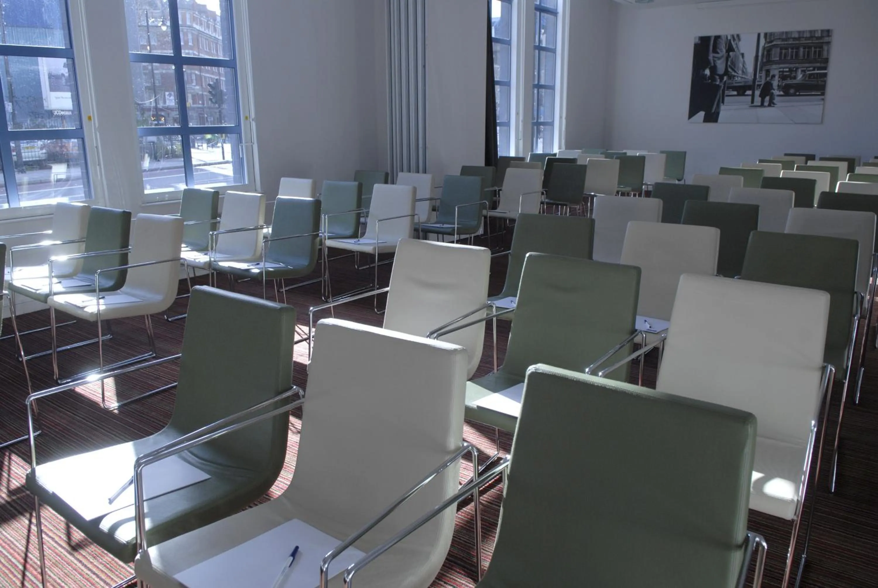 Meeting/conference room, Restaurant/Places to Eat in Holiday Inn Express London City