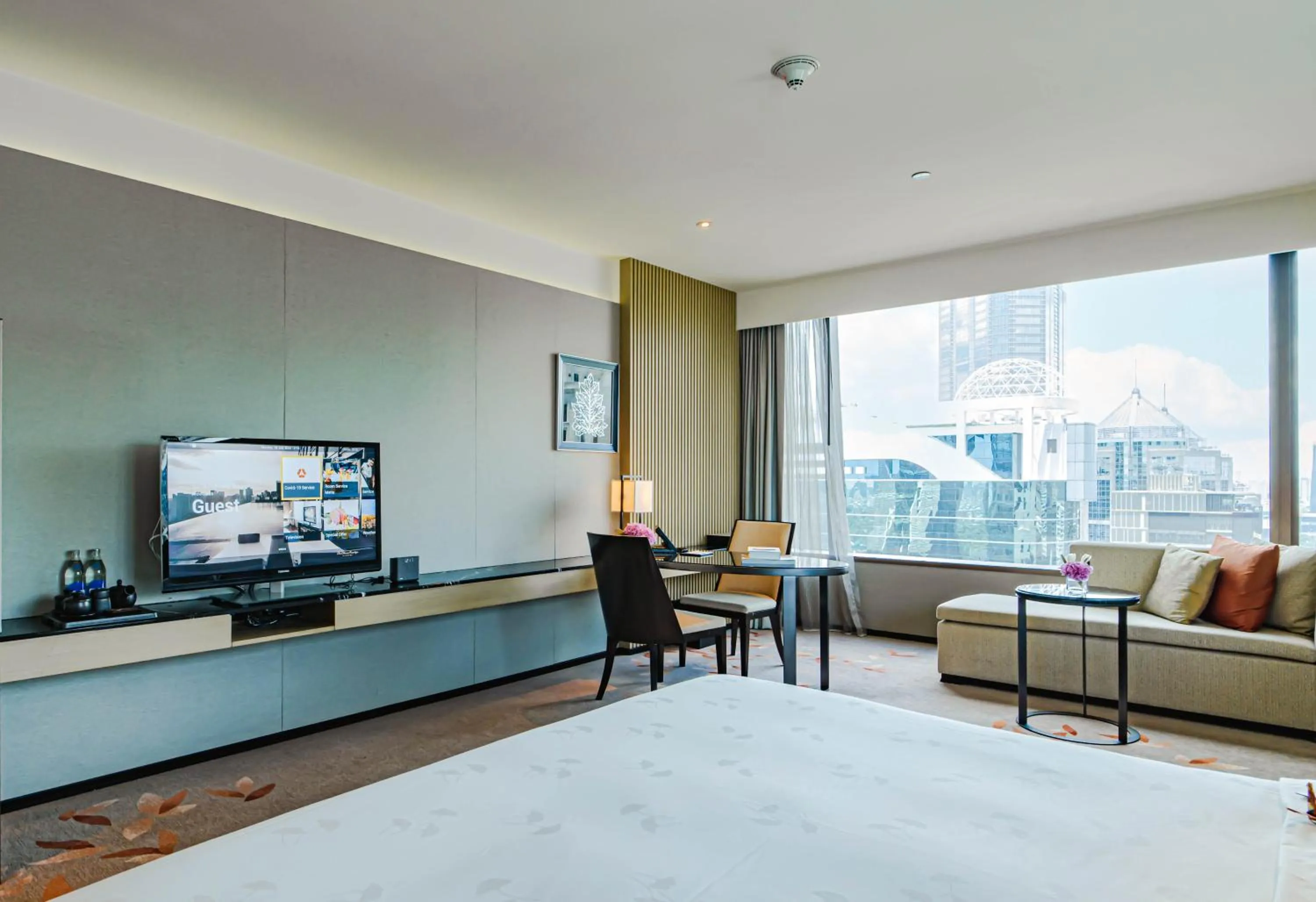 View (from property/room), Bed in The Okura Prestige Bangkok