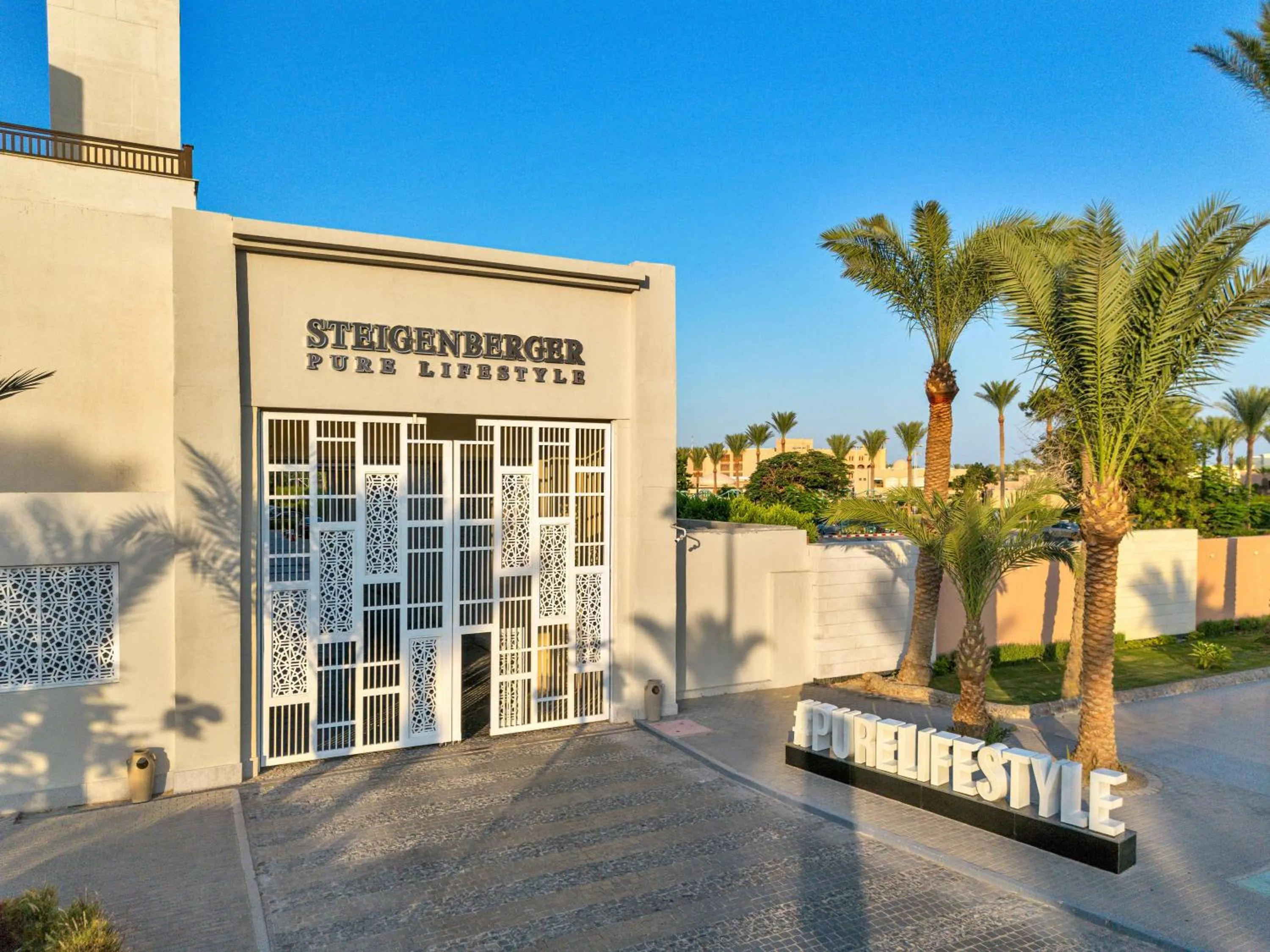 Facade/entrance in Steigenberger Pure Lifestyle (Adults Only)