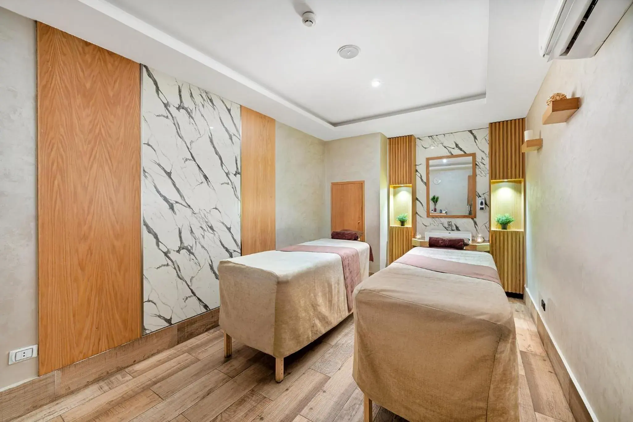 Massage, Bed in Steigenberger Pure Lifestyle (Adults Only) Massage, Bed in Steigenberger Pure Lifestyle (Adults Only)