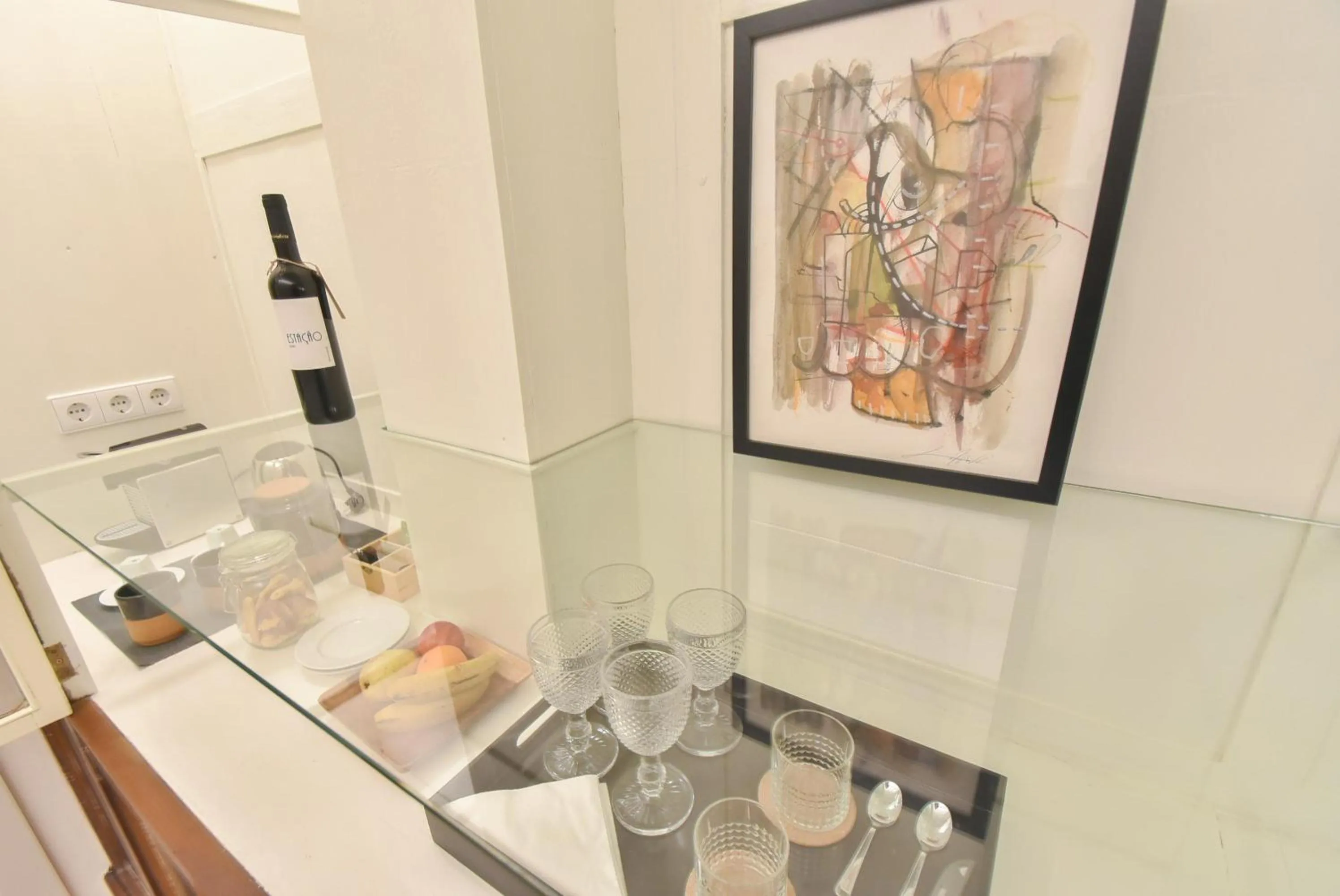 Coffee/tea facilities in Republica 157 Guest House