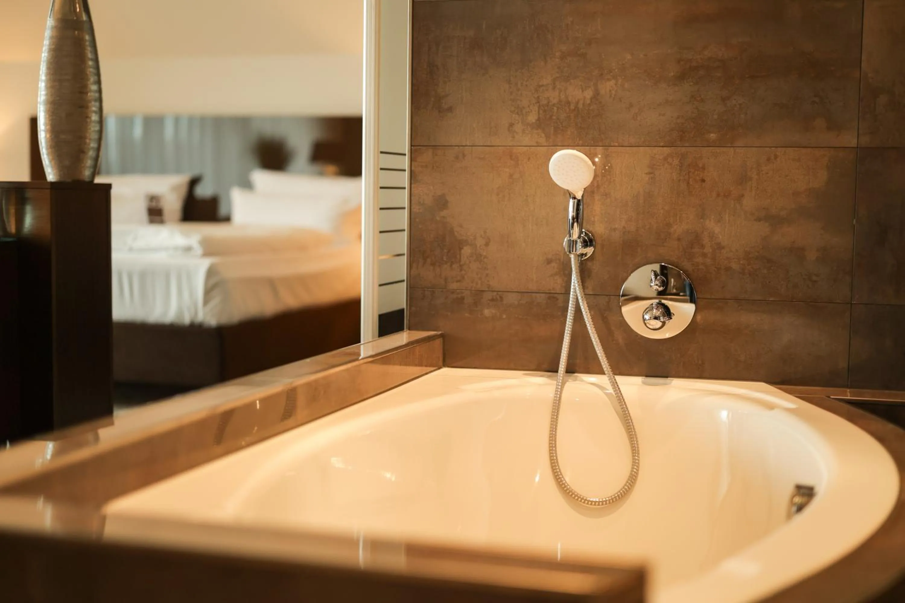 Bed in l'Arrivée Hotel & Spa