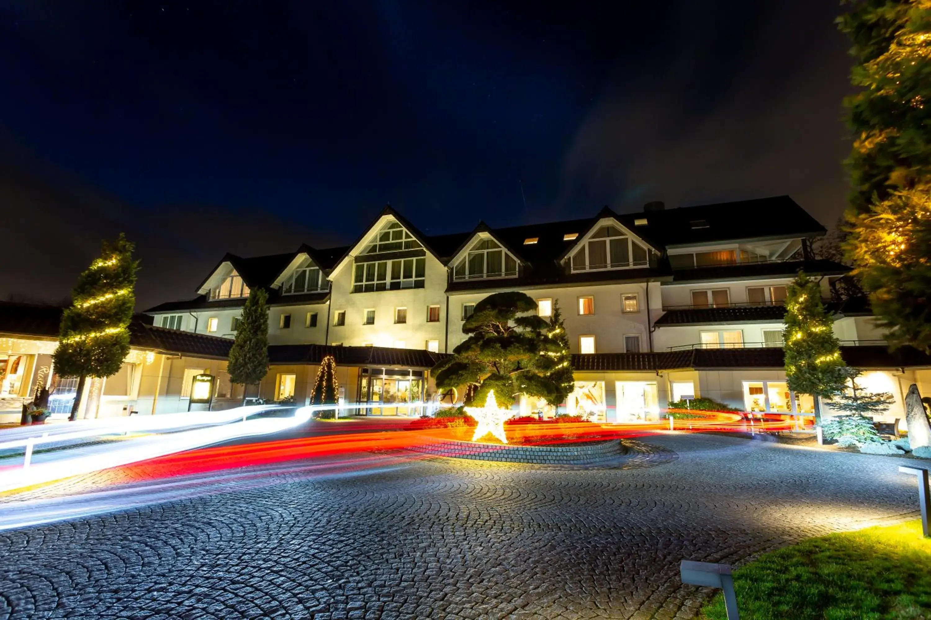 Facade/entrance in l'Arrivée Hotel & Spa Facade/entrance in l'Arrivée Hotel & Spa