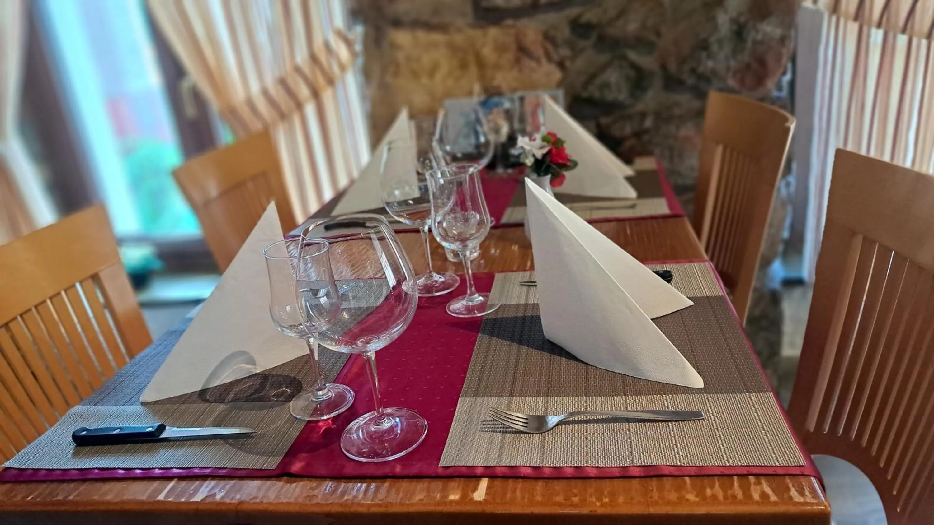 Restaurant/places to eat in Hôtel La Fontaine