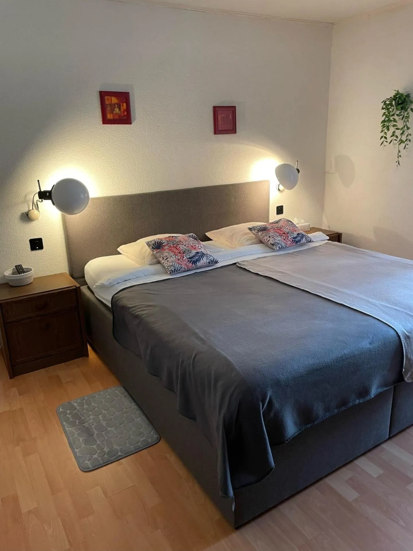 Bed in Hôtel La Fontaine