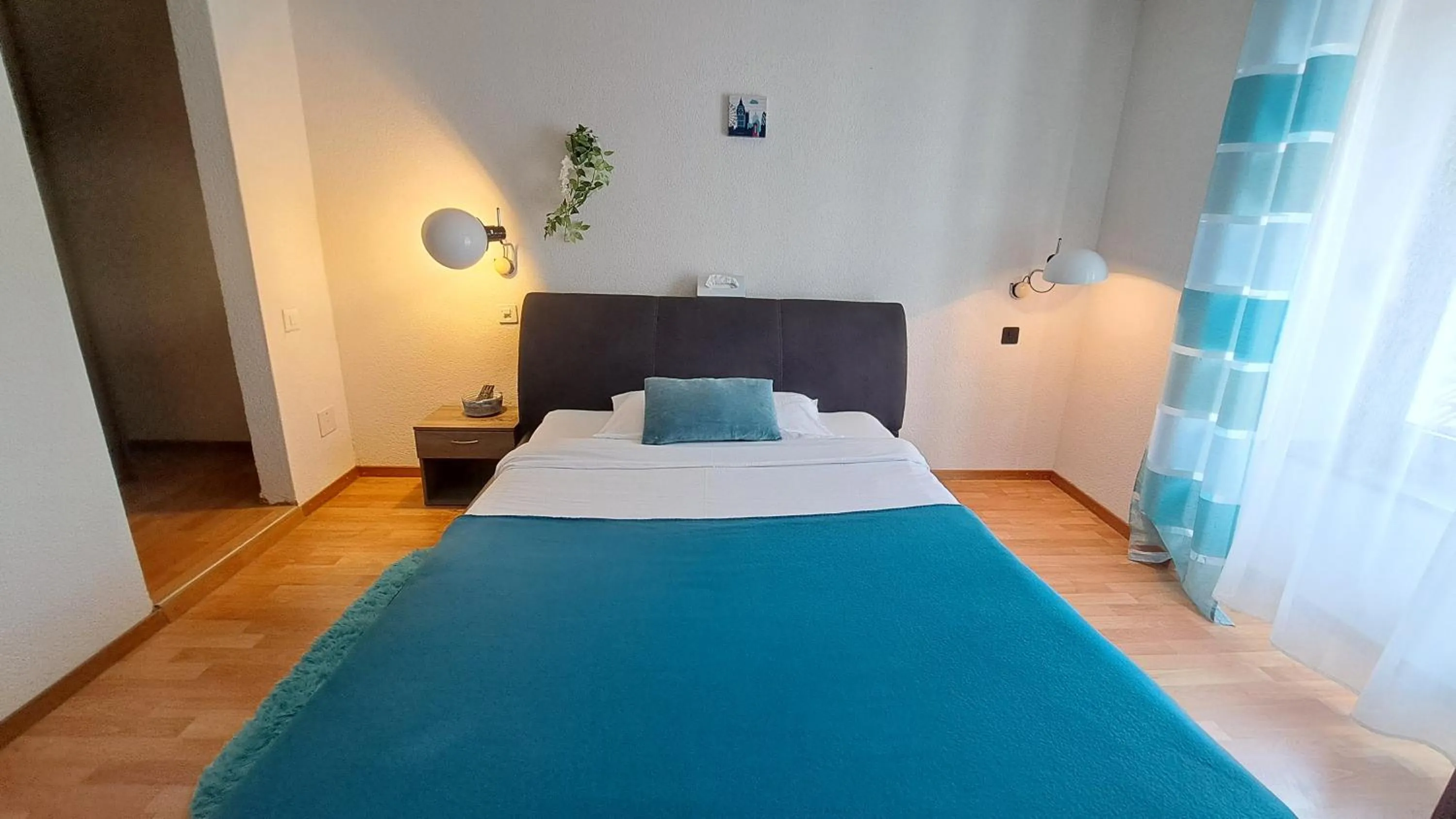 Bed in Hôtel La Fontaine