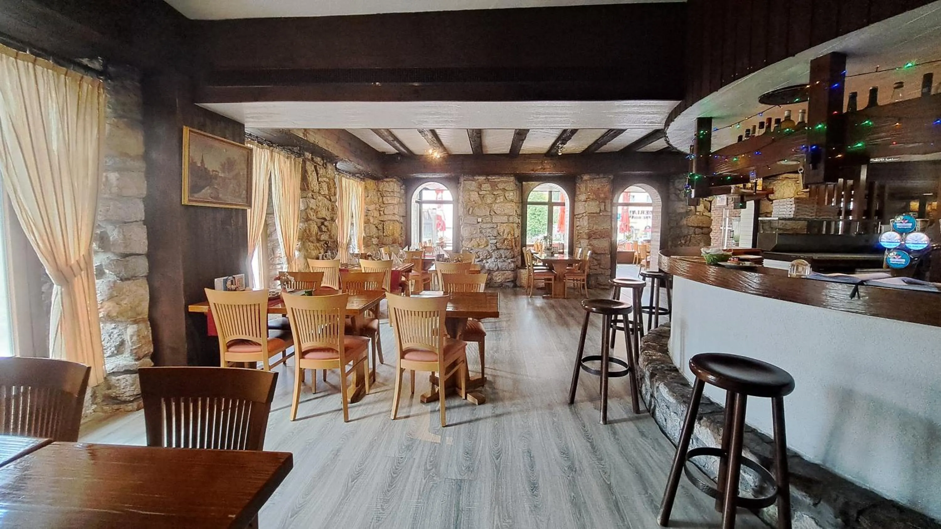 Restaurant/places to eat in Hôtel La Fontaine