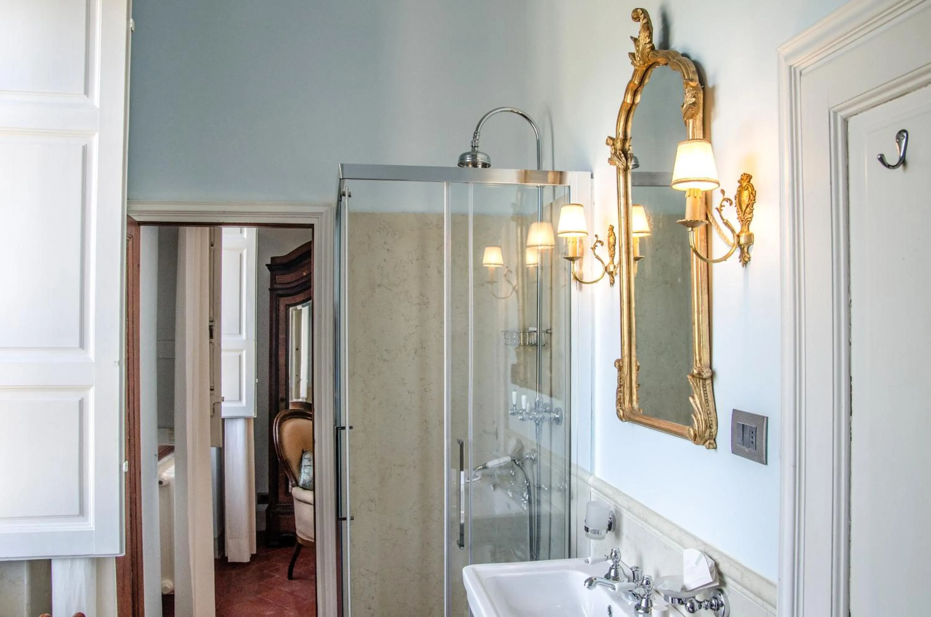 Shower in Villa La Piccioncina Firenze