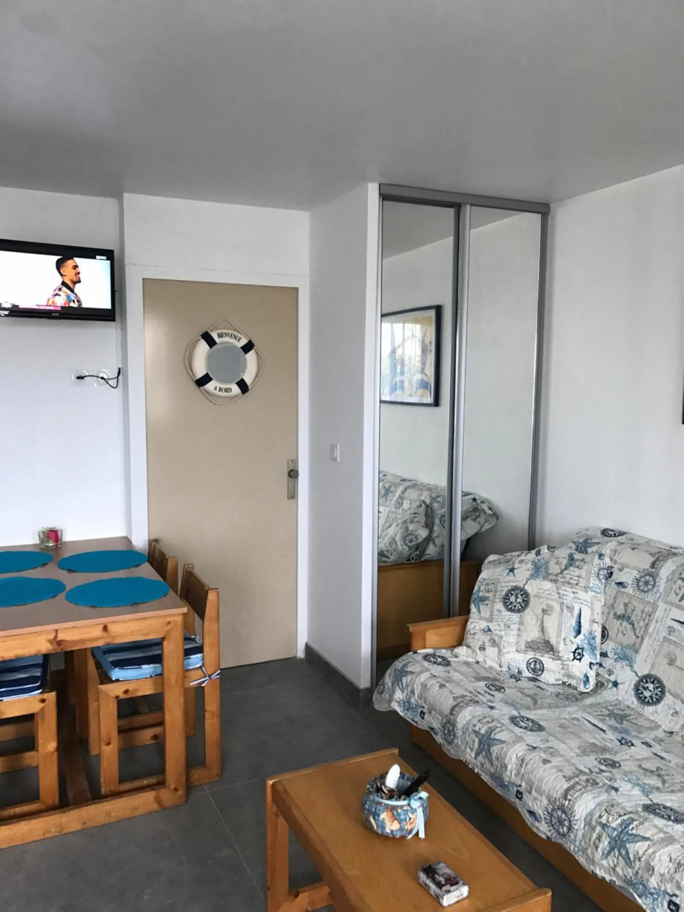 Bed in Les cigales de la mer Place de la libération