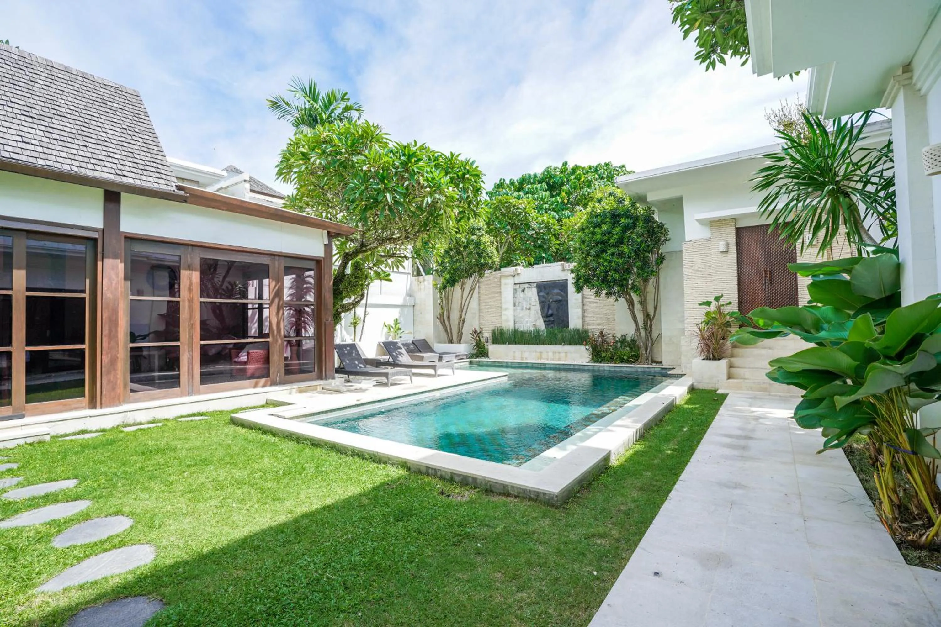 Garden in Villa Harmony - Residence