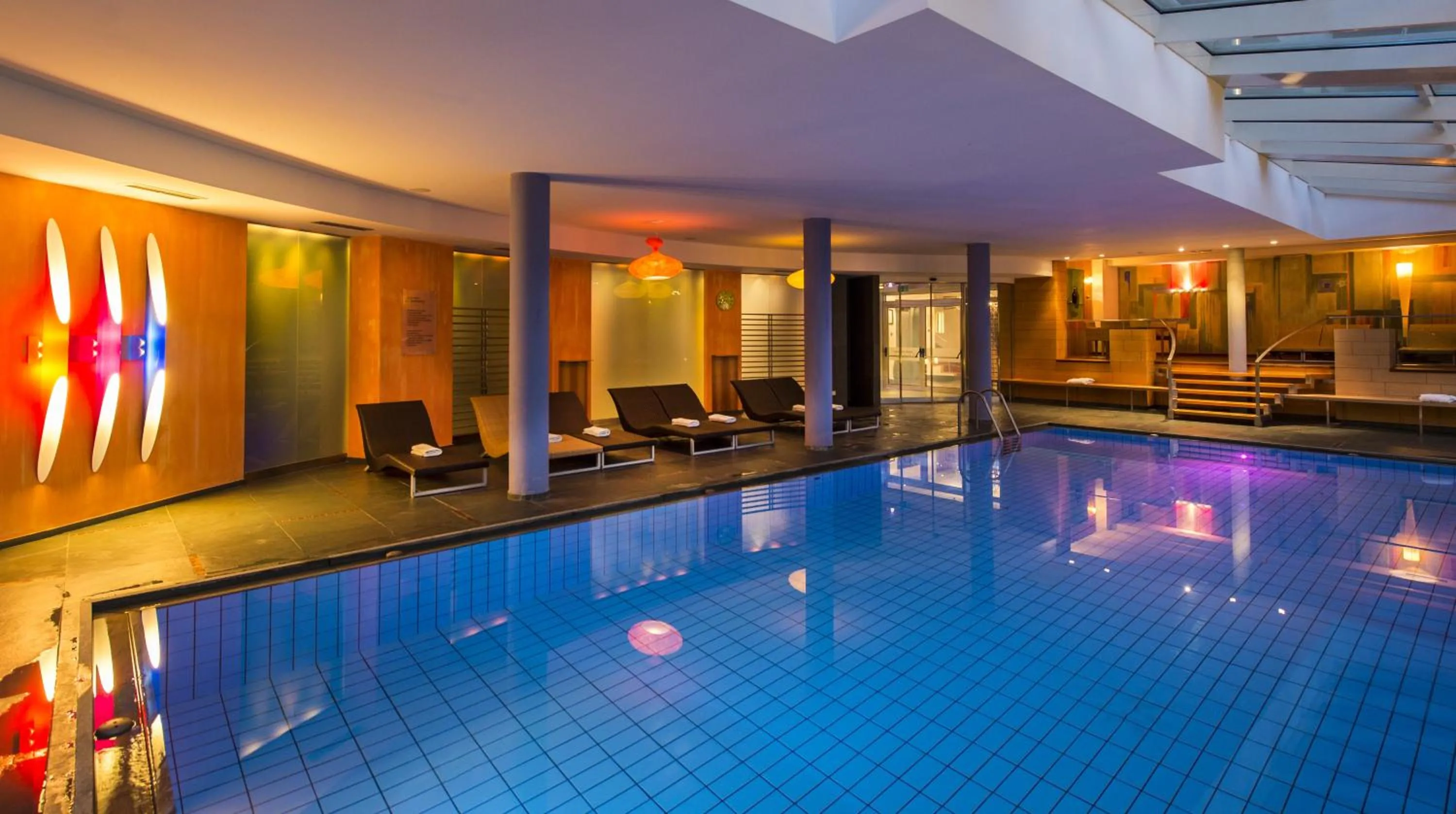 Swimming pool in Hotel St. Anton