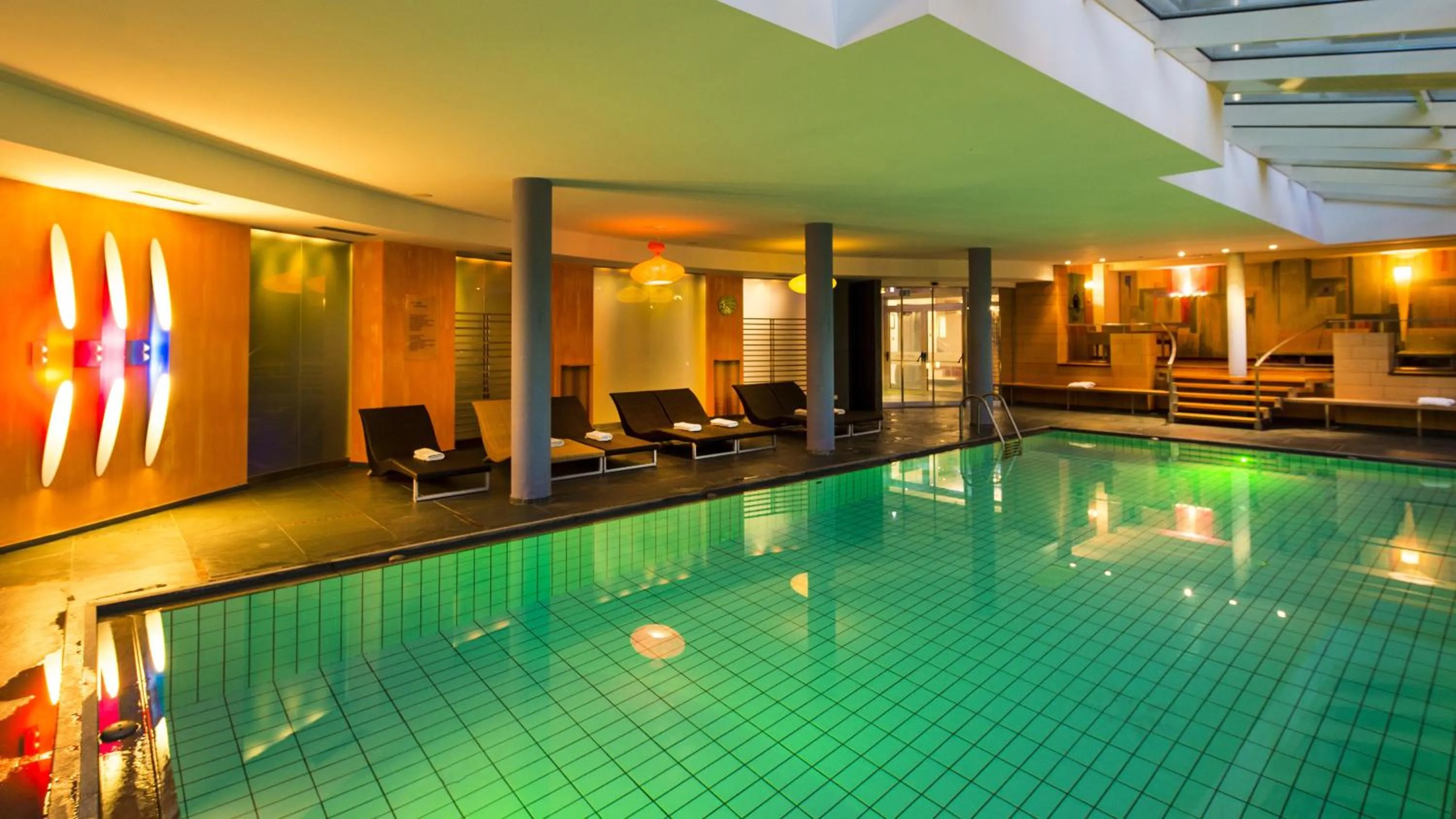 Swimming pool in Hotel St. Anton