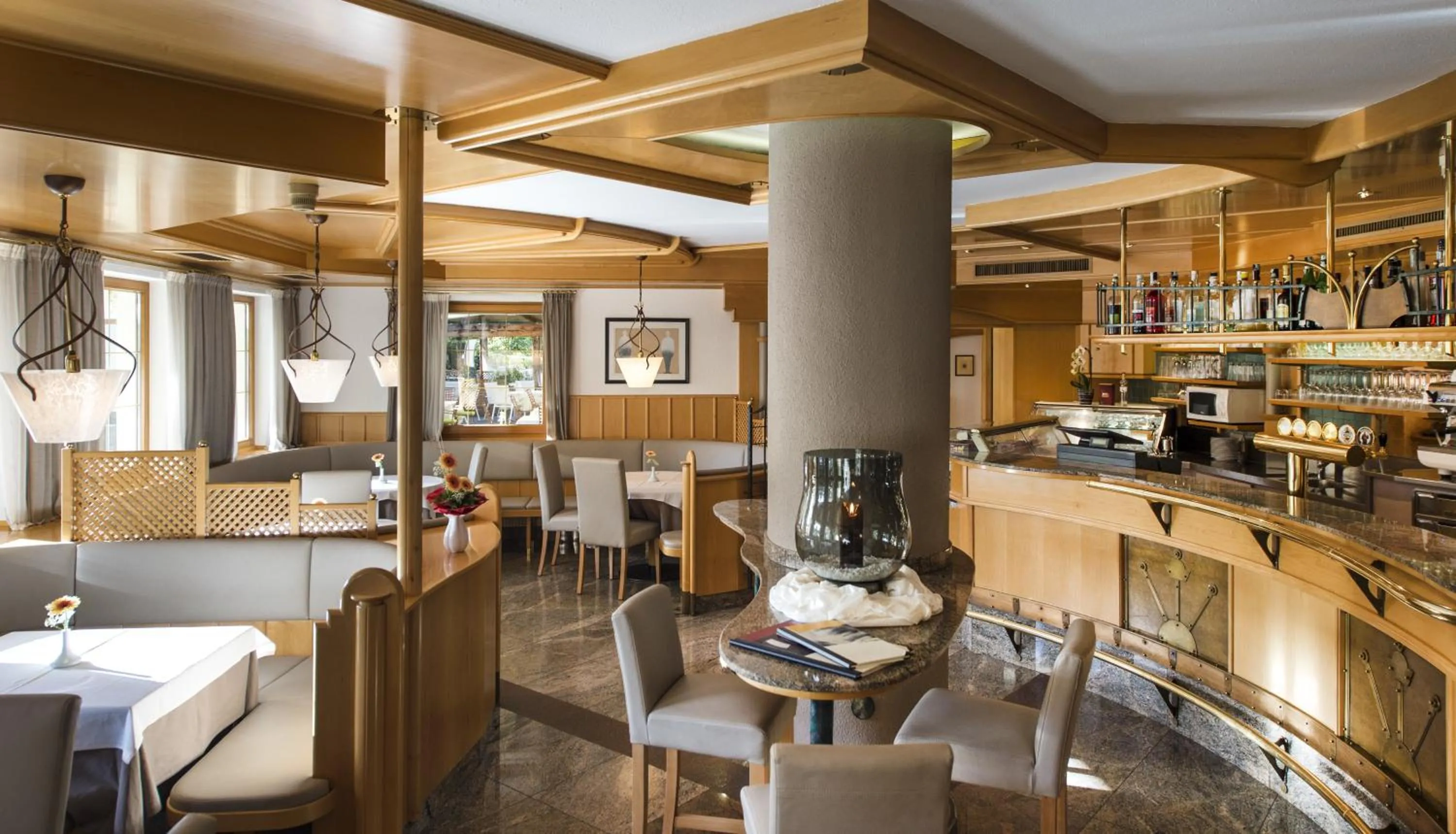 Lounge or bar in Hotel St. Anton
