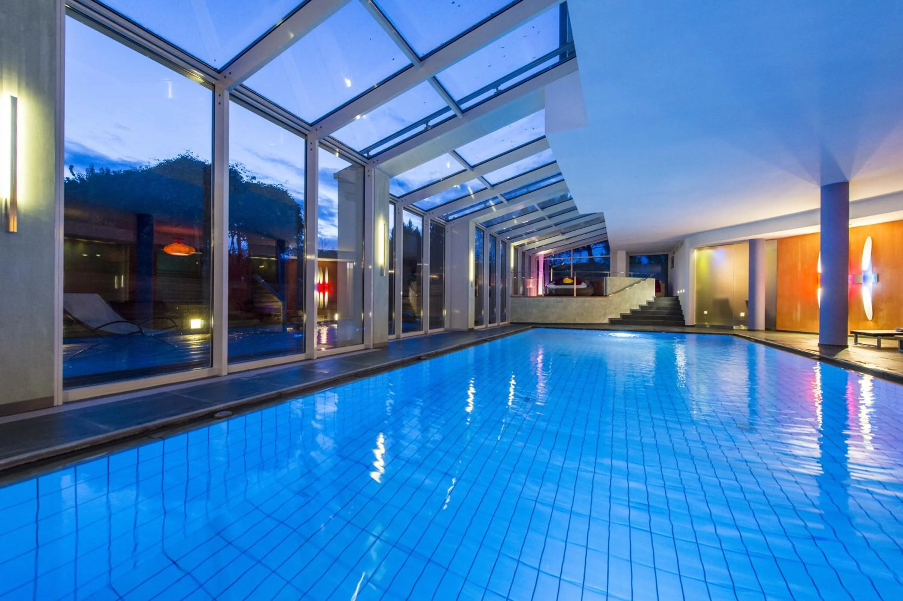 Swimming pool in Hotel St. Anton