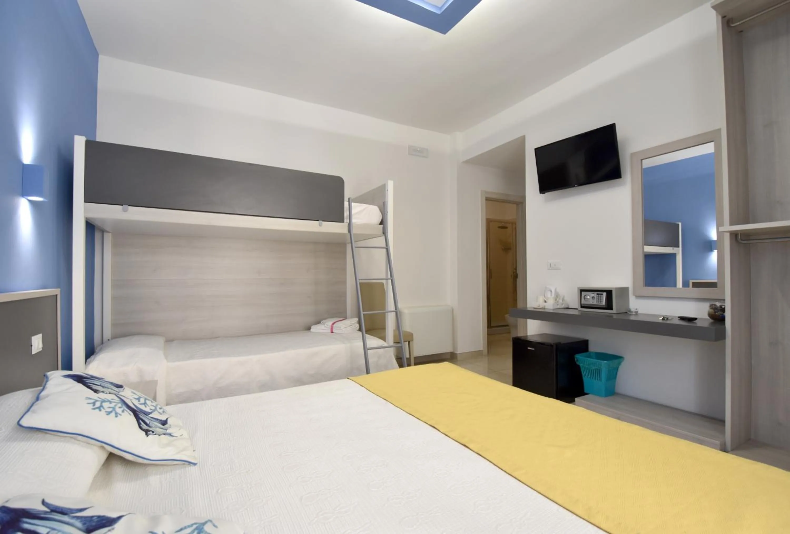 Bedroom, Bed in Ventidimaregallipoli