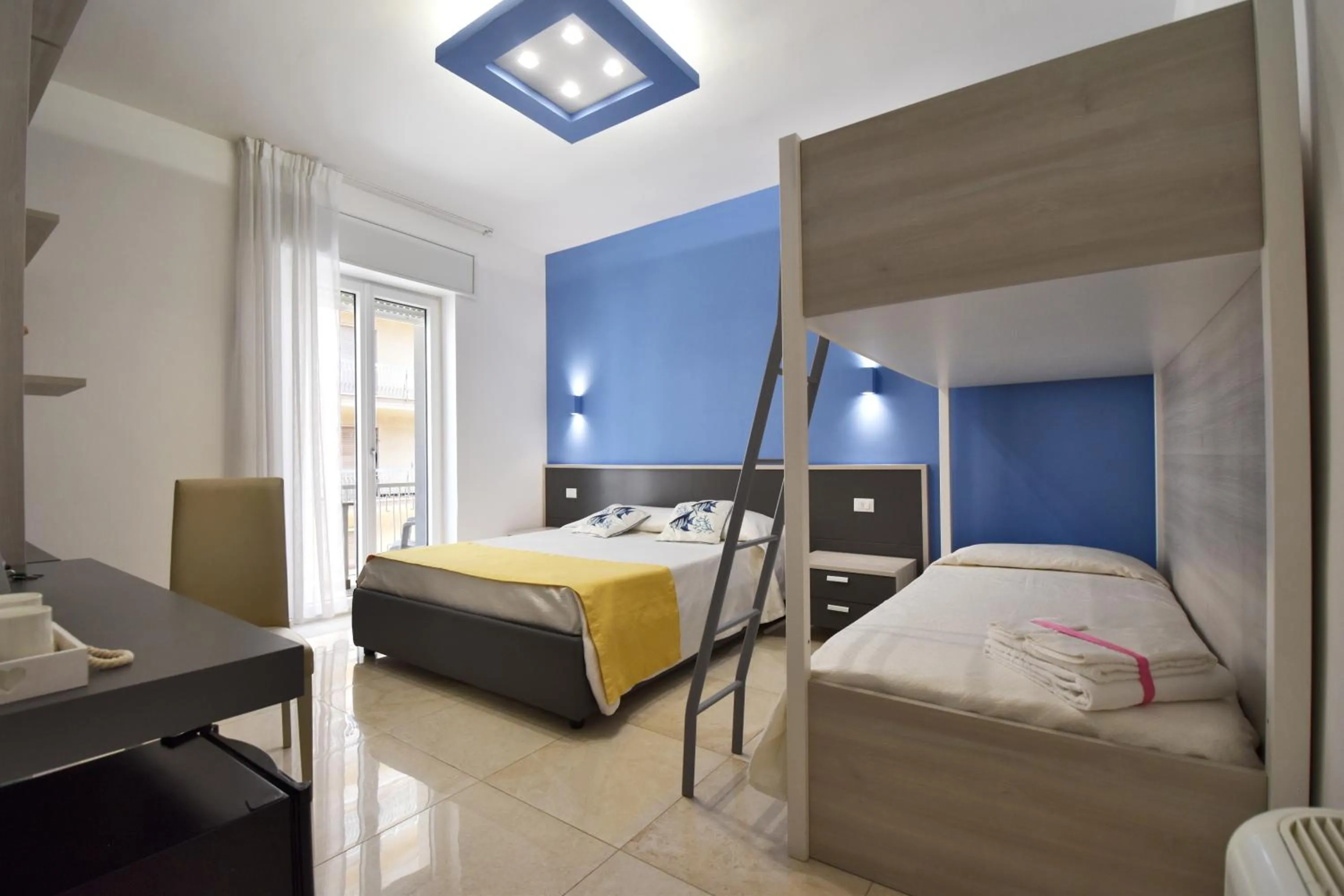 Balcony/Terrace, Bed in Ventidimaregallipoli