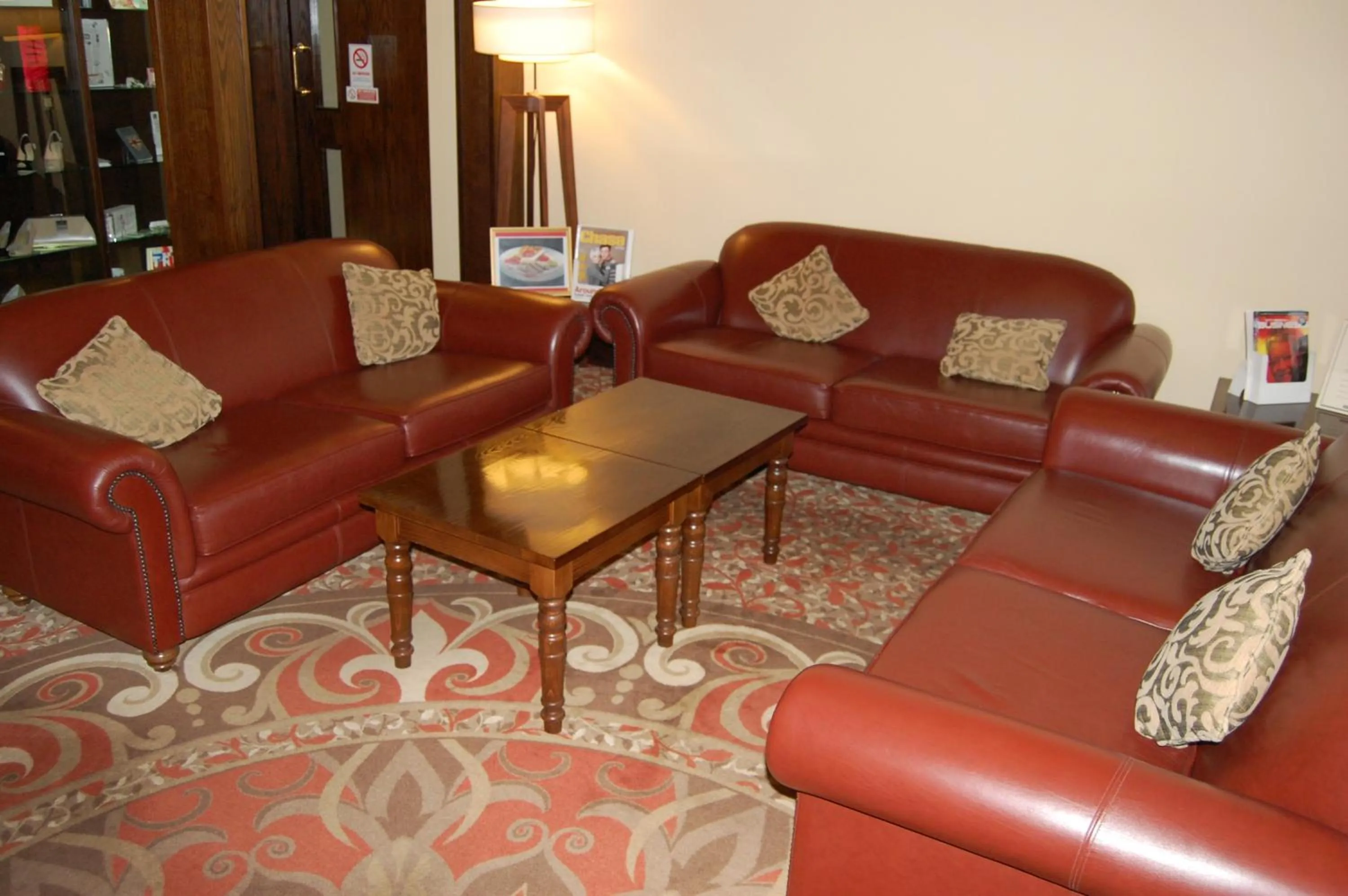 Lounge or bar in Best Western Plus Pastures Hotel