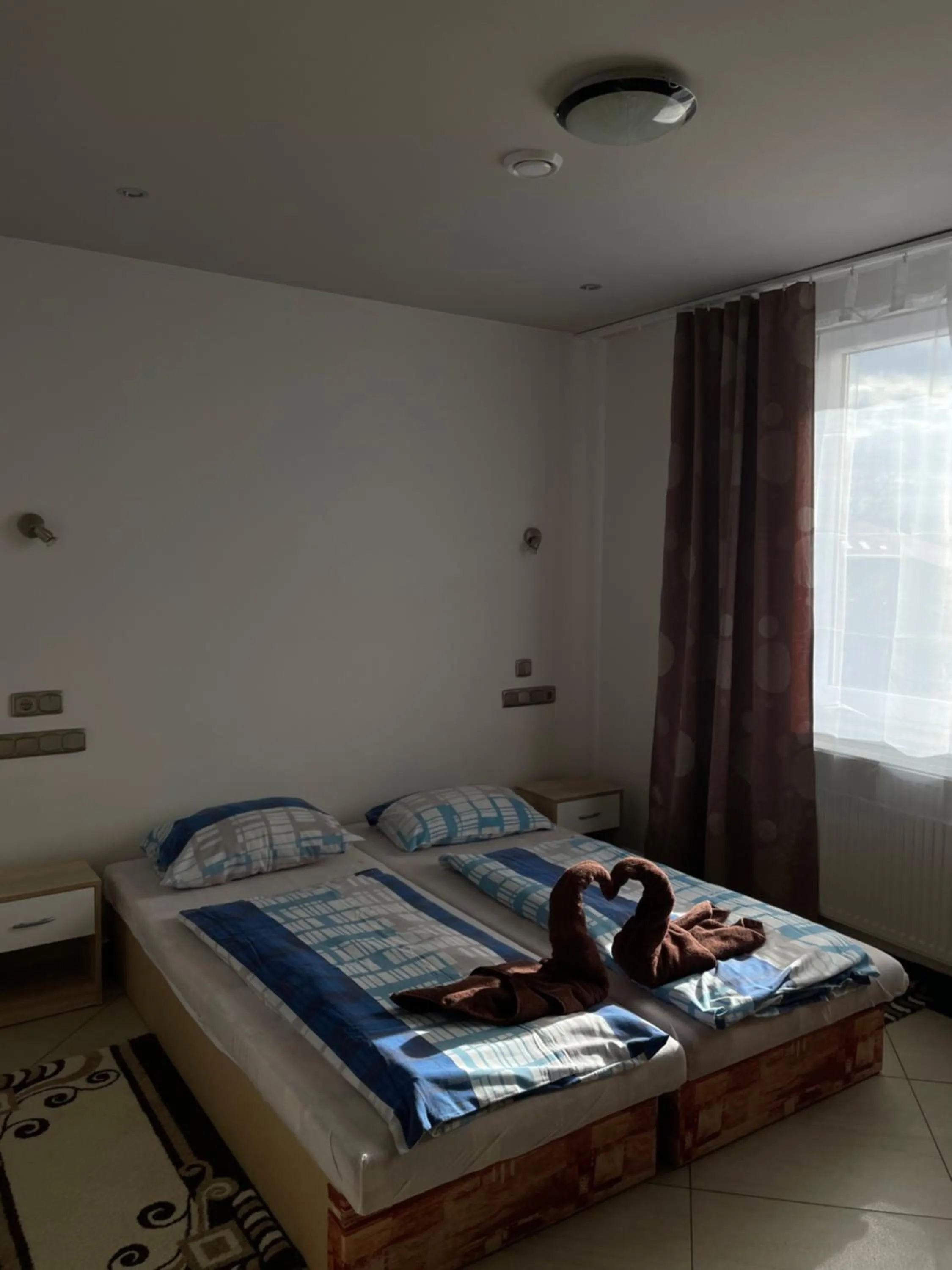 Bed in Korona Panzió