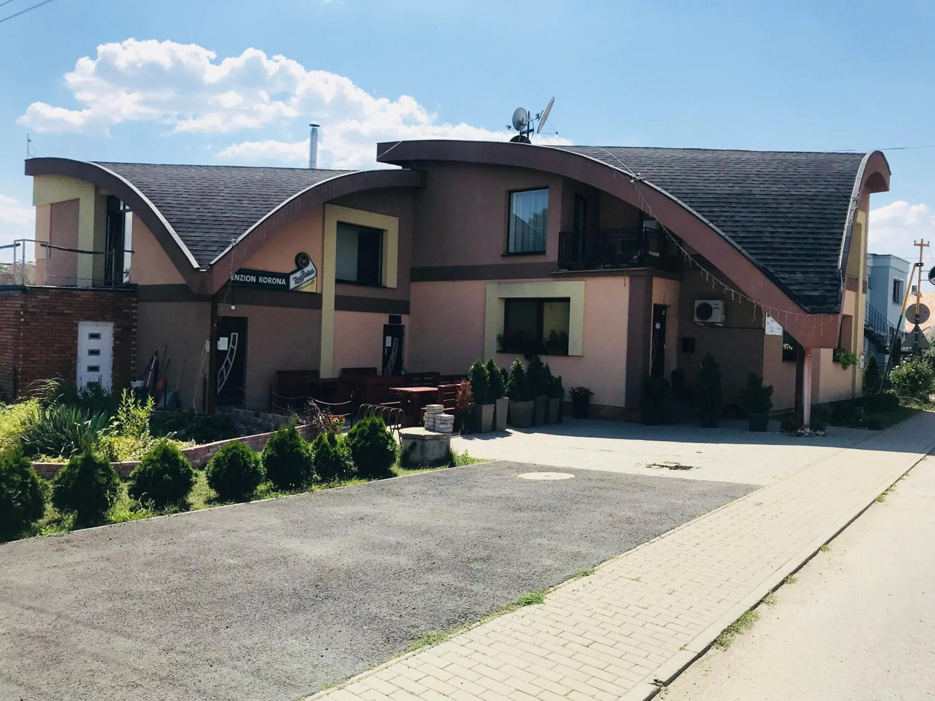 Facade/entrance in Korona Panzió