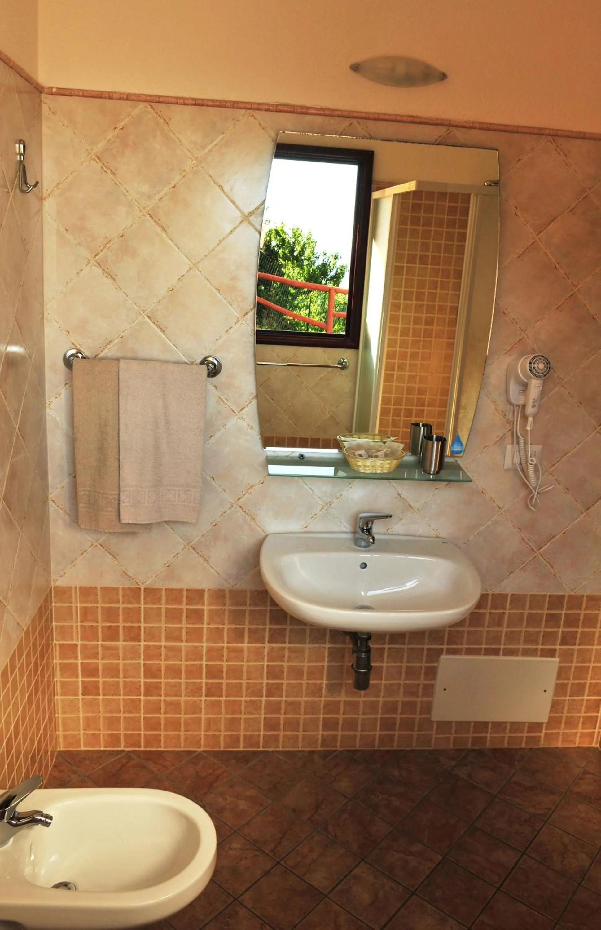 Shower in Hotel Castello Budoni