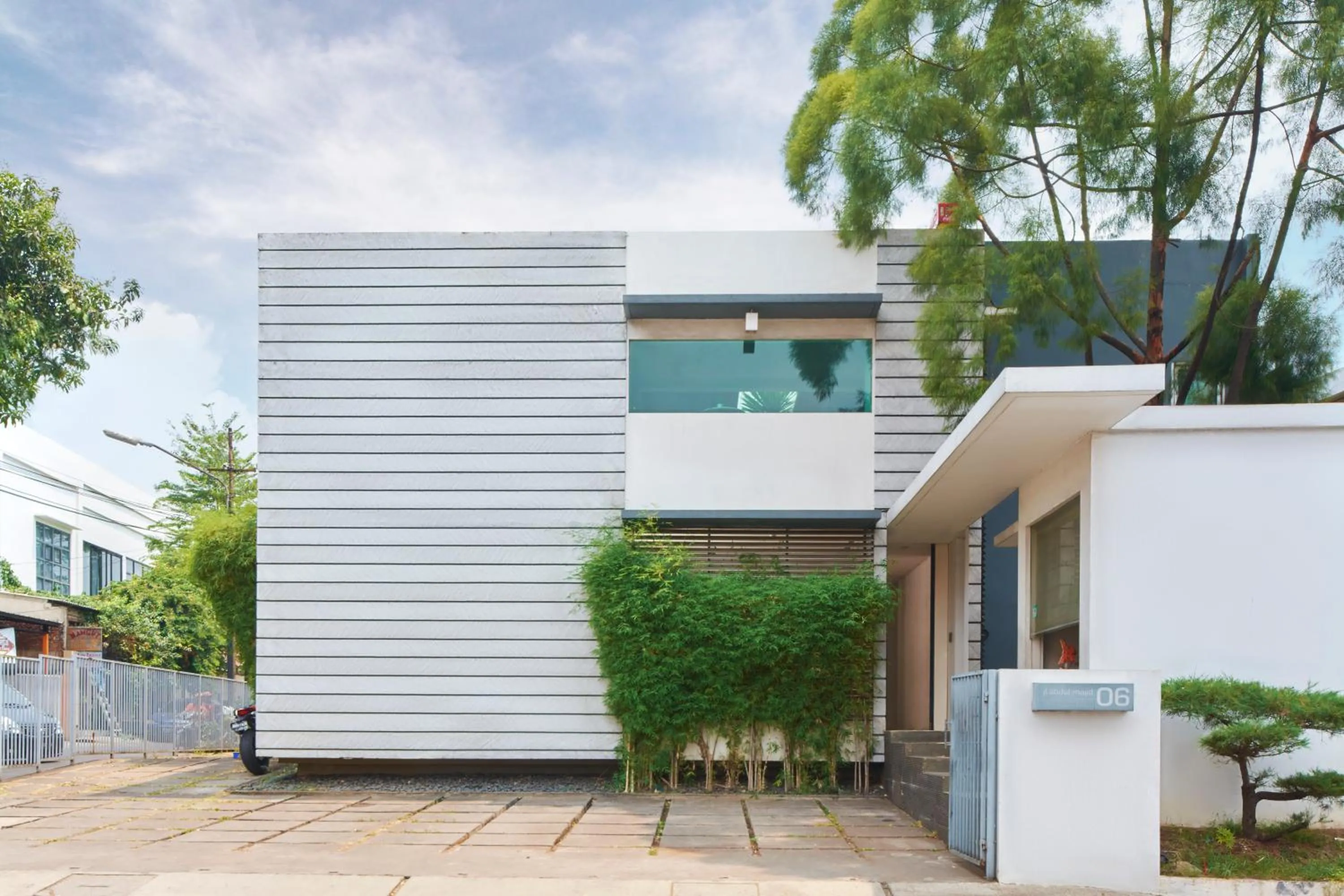 Facade/entrance in FLAT06 cipete