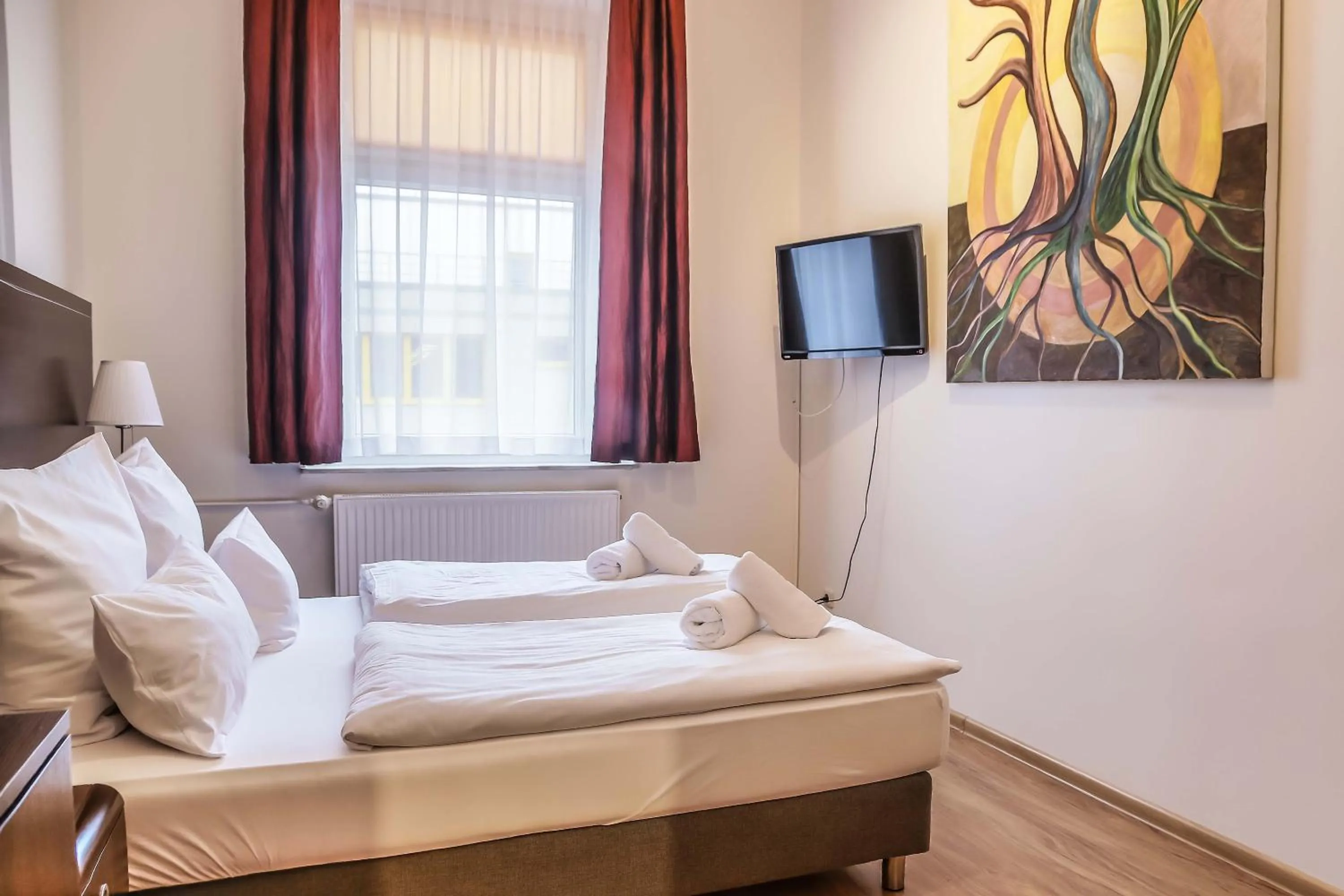 Photo of the whole room, Bed in City Residence Hotel Frankfurt-Oder Bahnhof