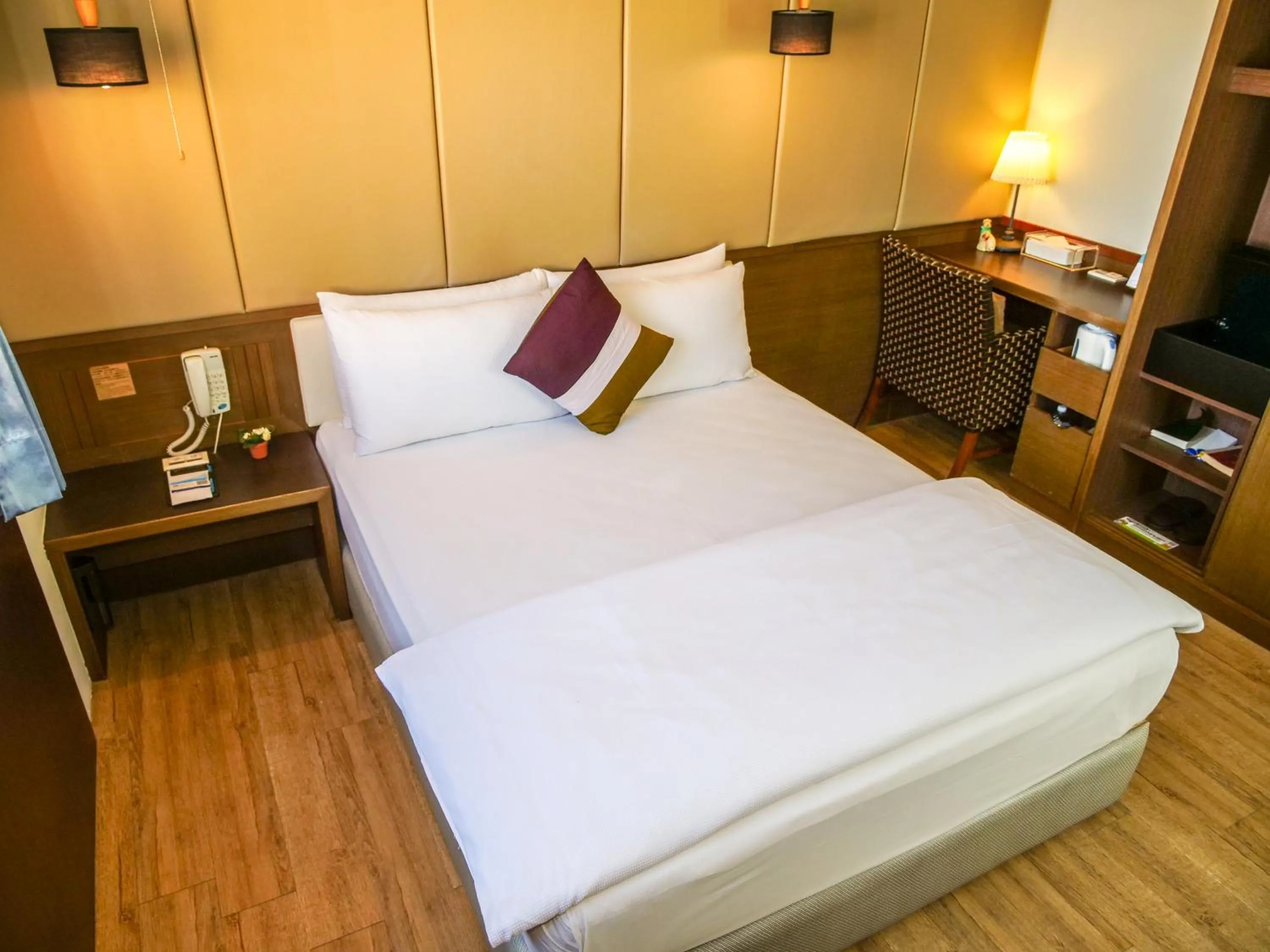 Photo of the whole room, Bed in MF Hotel, penghu