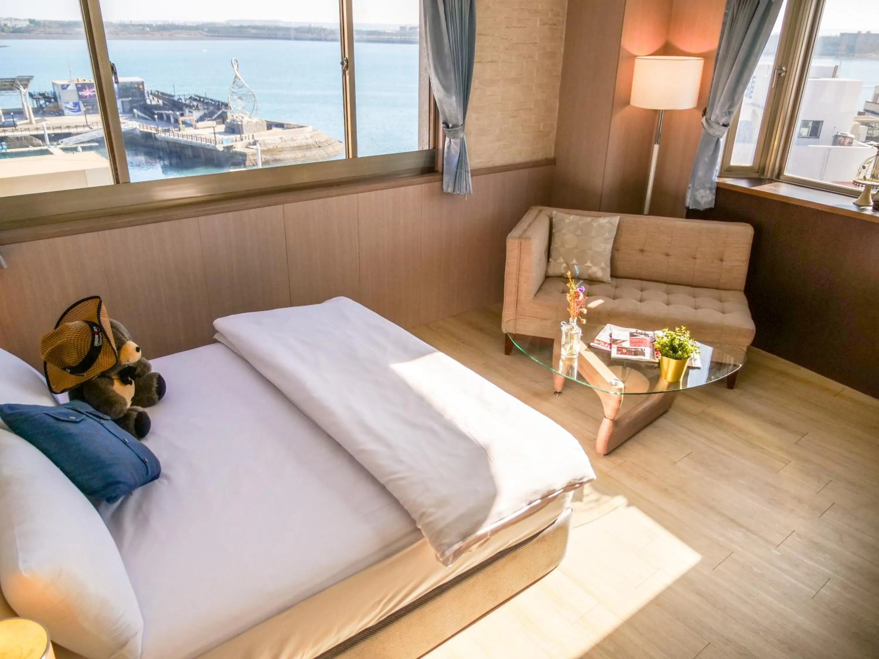 Photo of the whole room, Bed in MF Hotel, penghu