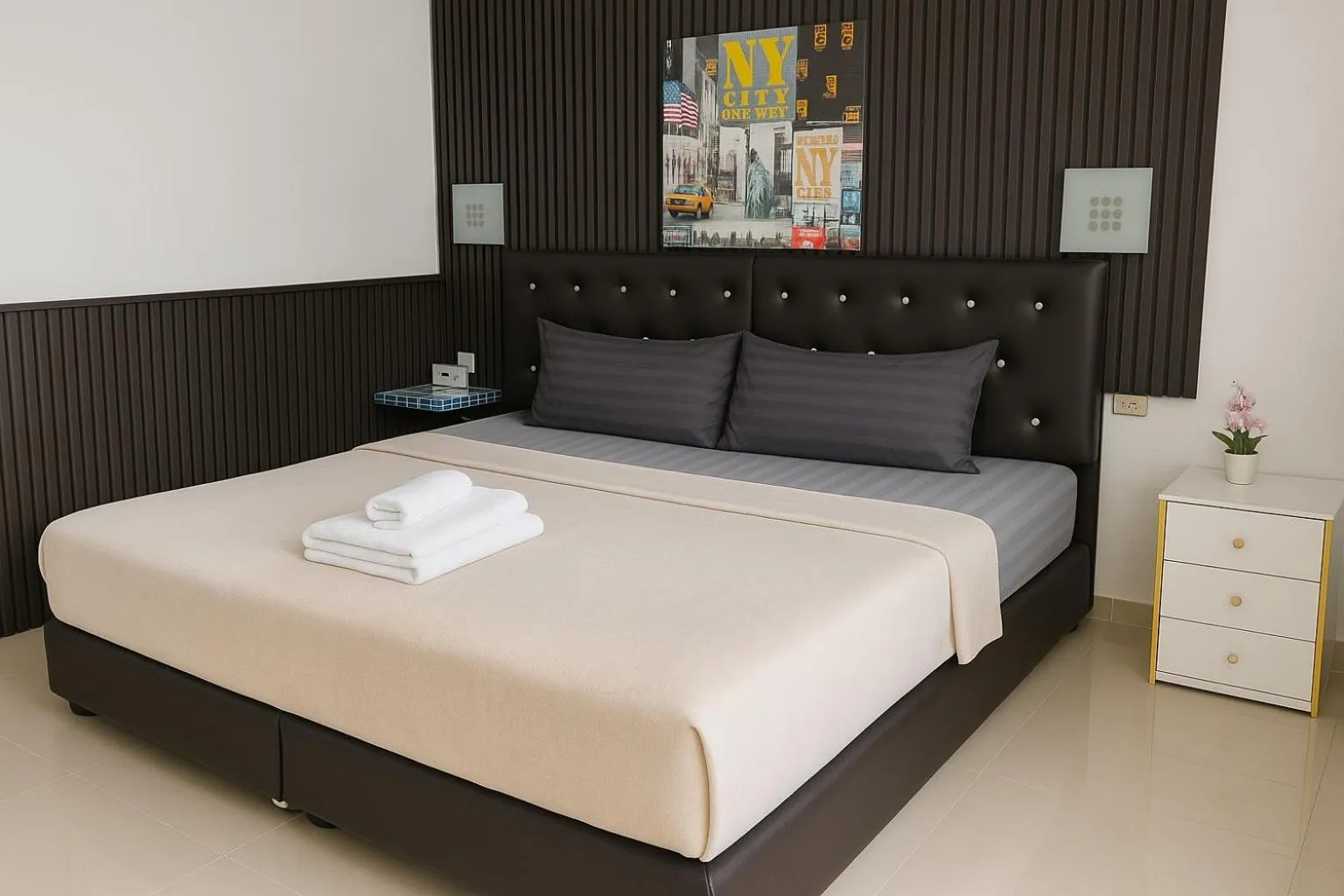 Bed in Happy Fish Guesthouse