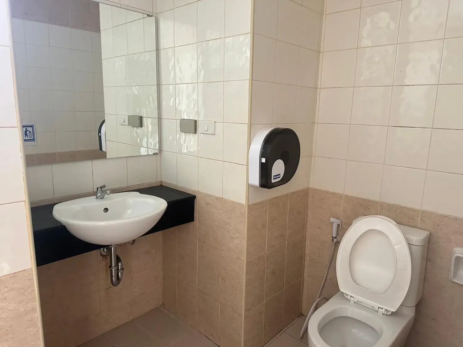 Deluxe Double Room in Happy Fish Guesthouse Deluxe Double Room in Happy Fish Guesthouse