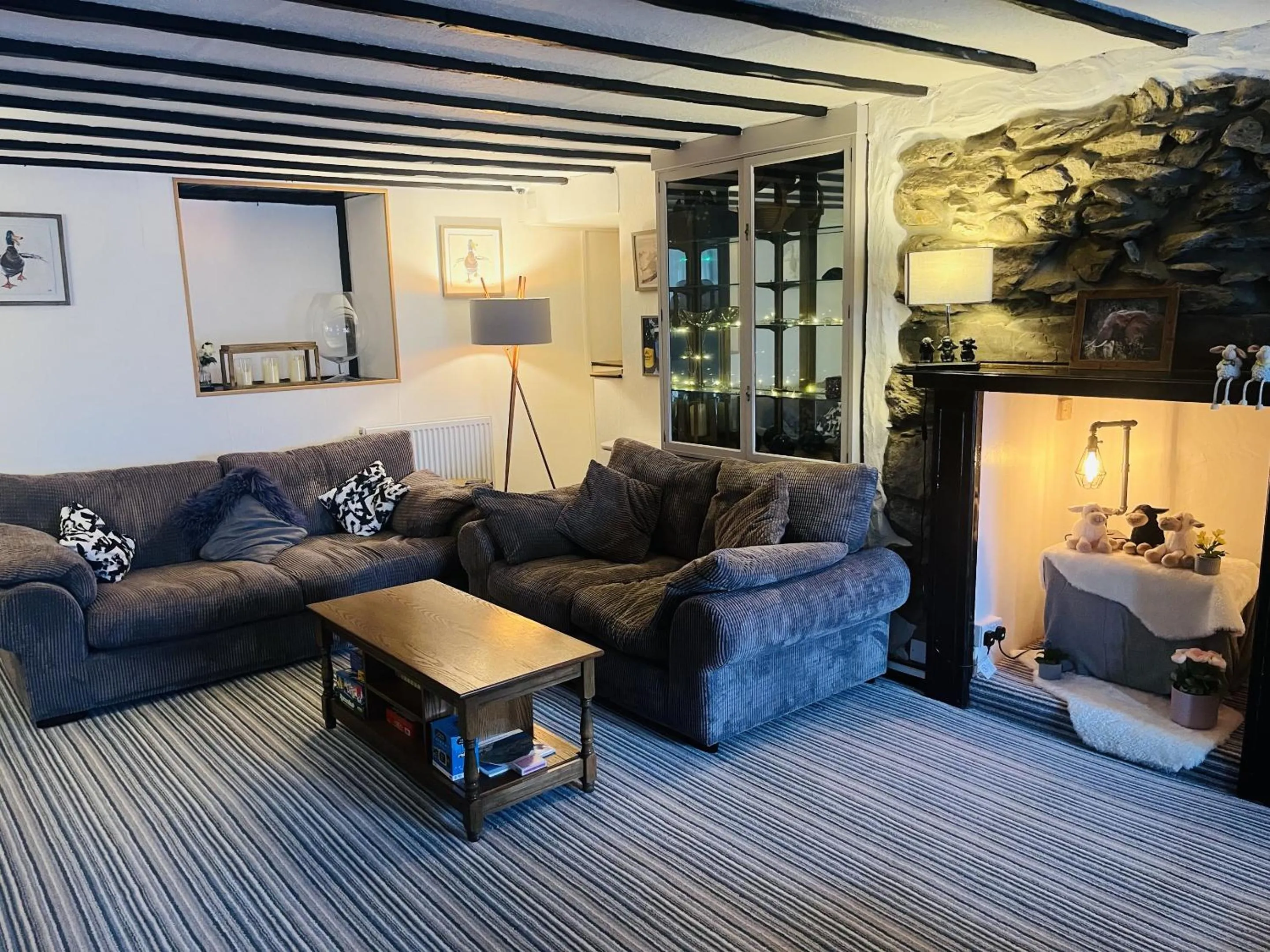 Living room in The Lake View Hotel