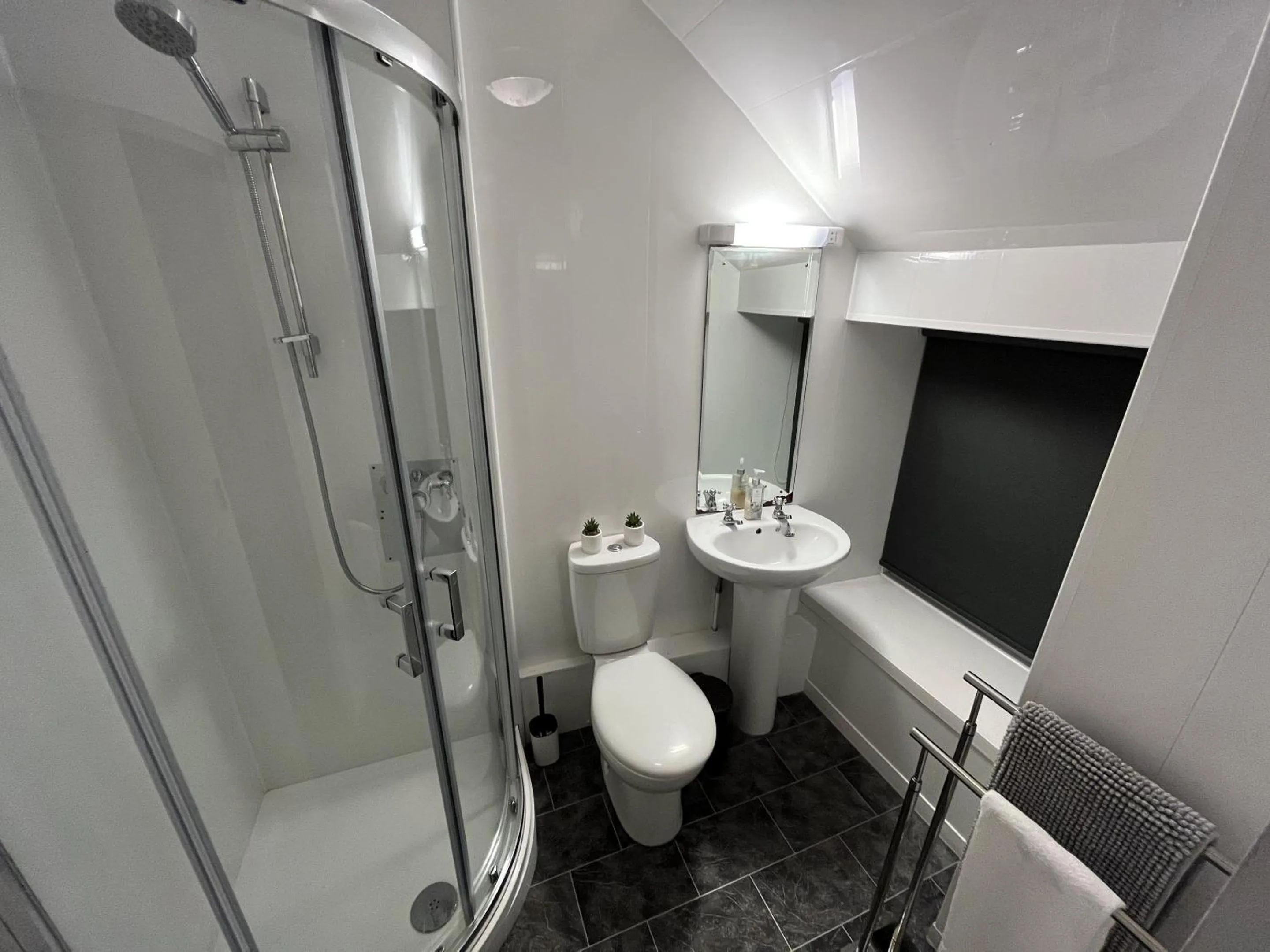 Bathroom in The Lake View Hotel