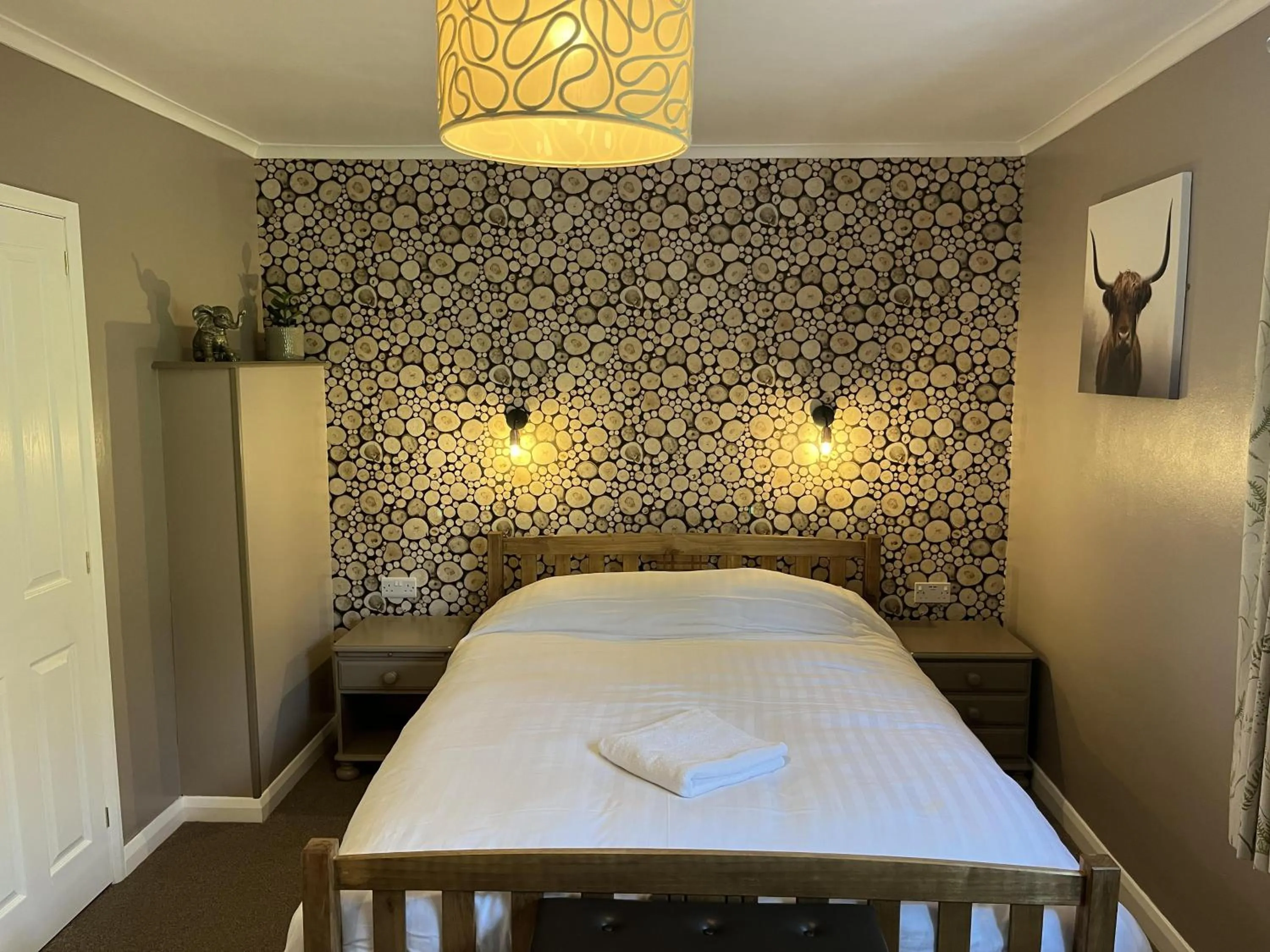 Bedroom, Bed in The Lake View Hotel