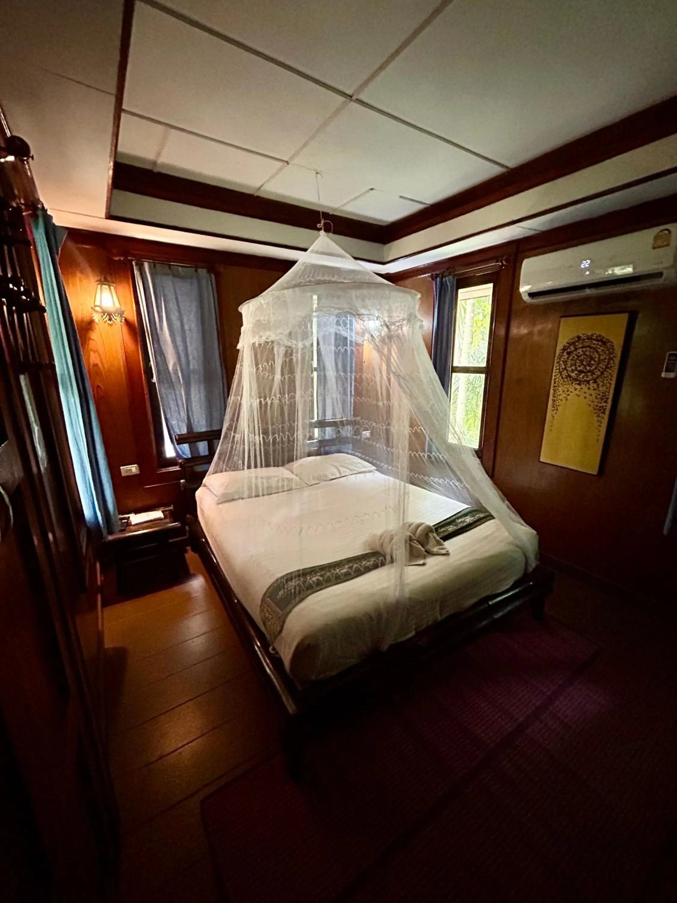 Bed in Khao Sok Paradise Resort