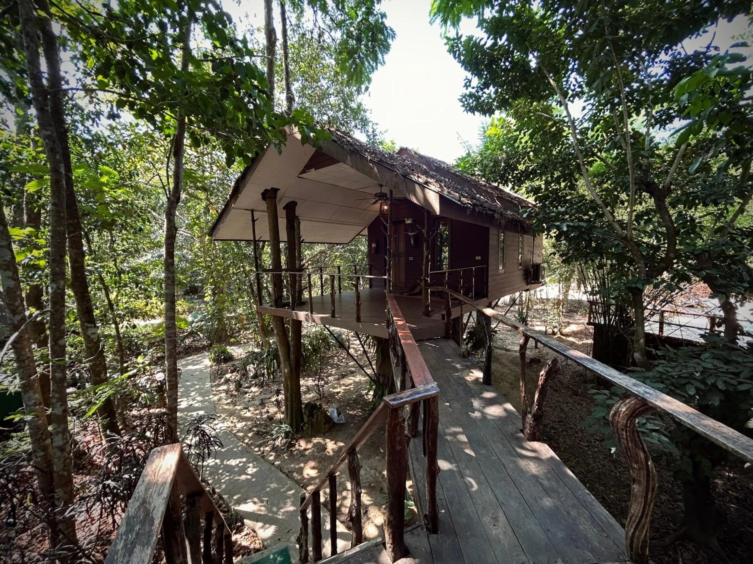 Property building in Khao Sok Paradise Resort